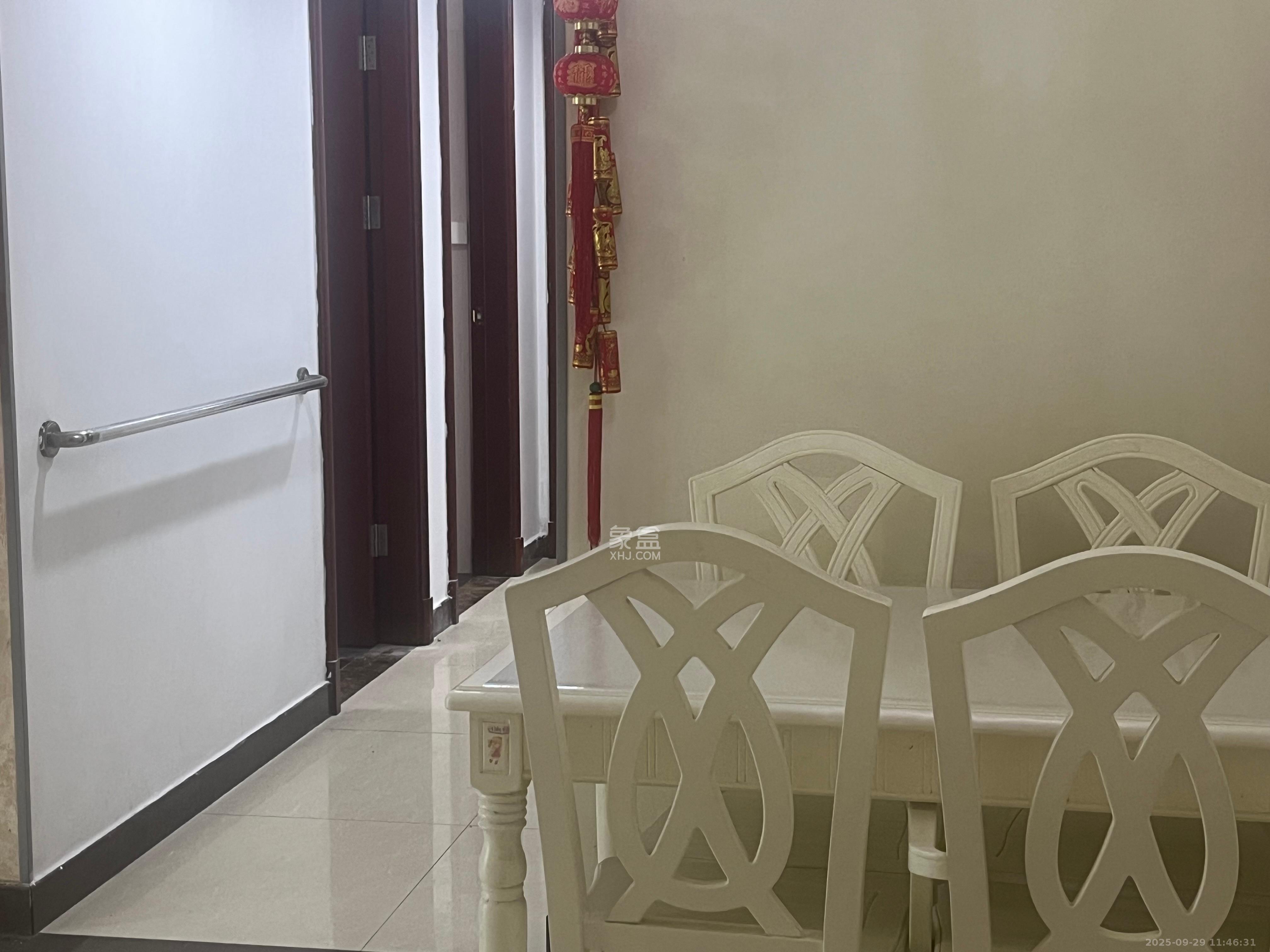 恒大城 3室2厅2卫 2200.0元/月 恒大城 3室2厅2卫 2200.0元/月室内图