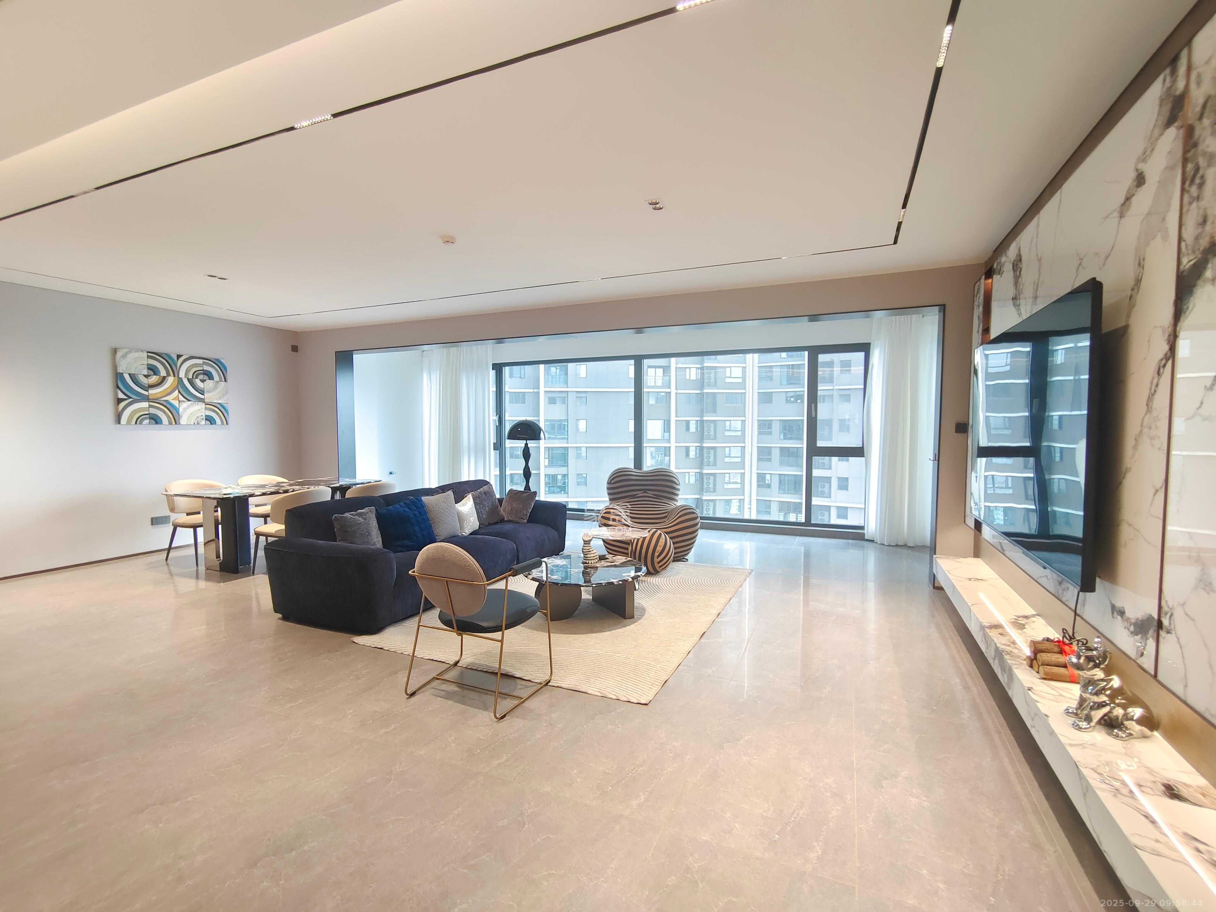 长沙悦府(华润万象城) 4室2厅2卫 14500.0元/月 长沙悦府(华润万象城) 4室2厅2卫 14500.0元/月室内图