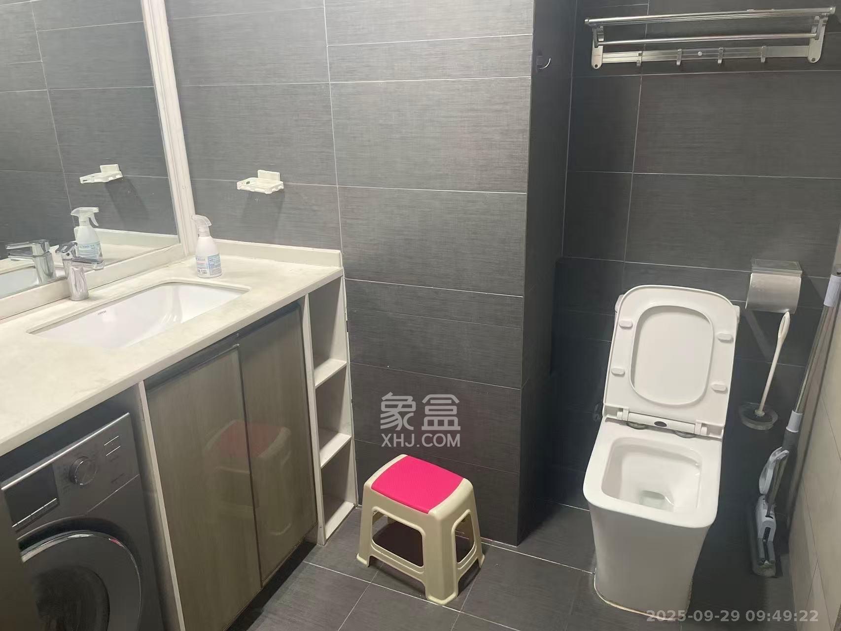 荣悦台 1室1厅1卫 2200.0元/月 荣悦台 1室1厅1卫 2200.0元/月室内图