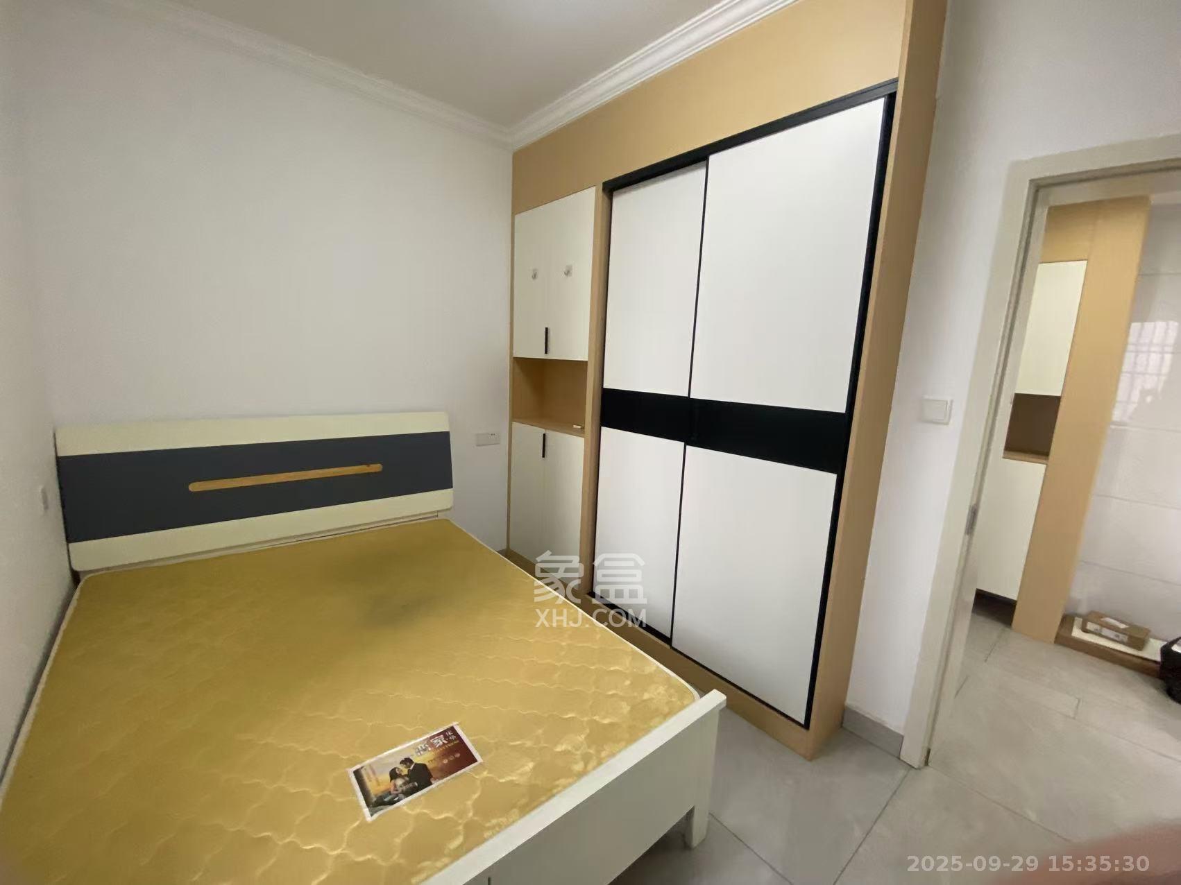 华龙家园（和泰家园）  3室2厅2卫    2200.0元/月室内图