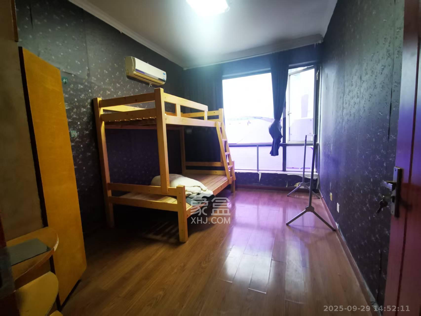 建鸿达华都(华都小户型及大华写字楼) 2室1厅1卫 2200.0元/月 建鸿达华都(华都小户型及大华写字楼) 2室1厅1卫 2200.0元/月室内图