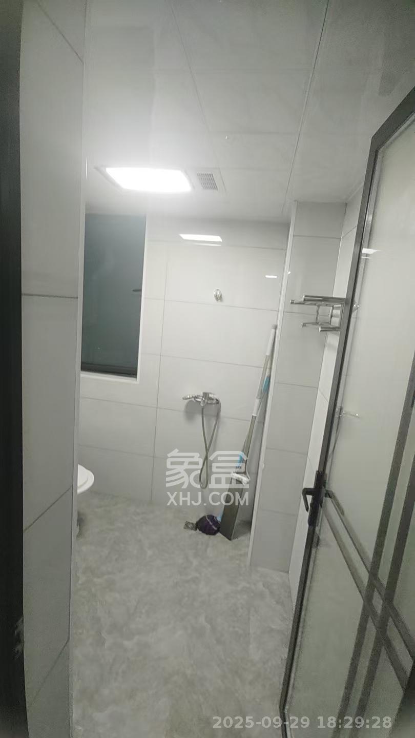 东合新苑  2室1厅1卫   2000.00元/月室内图