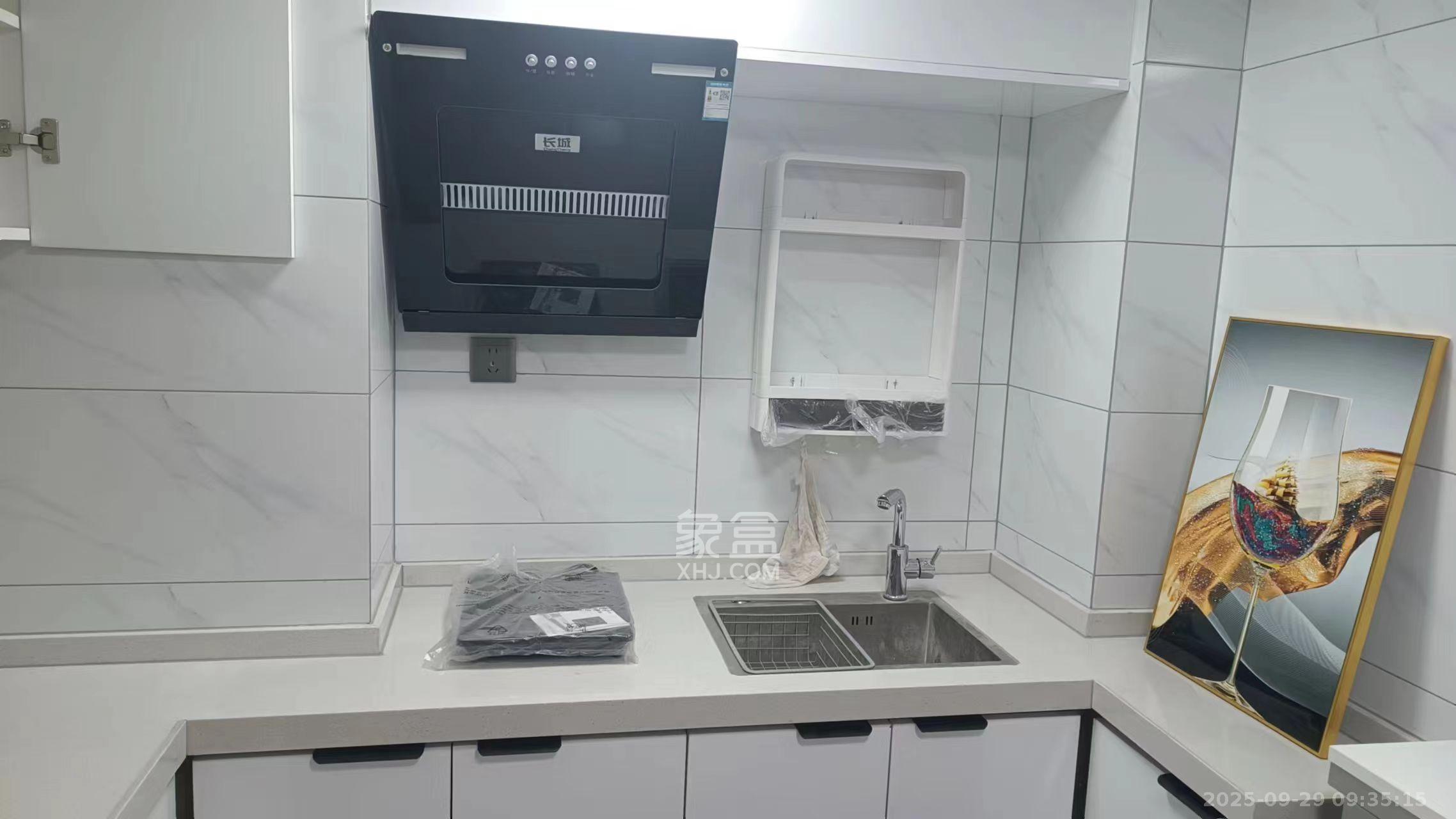 卓越江岸 1室1厅1卫 2400.0元/月 卓越江岸 1室1厅1卫 2400.0元/月室内图