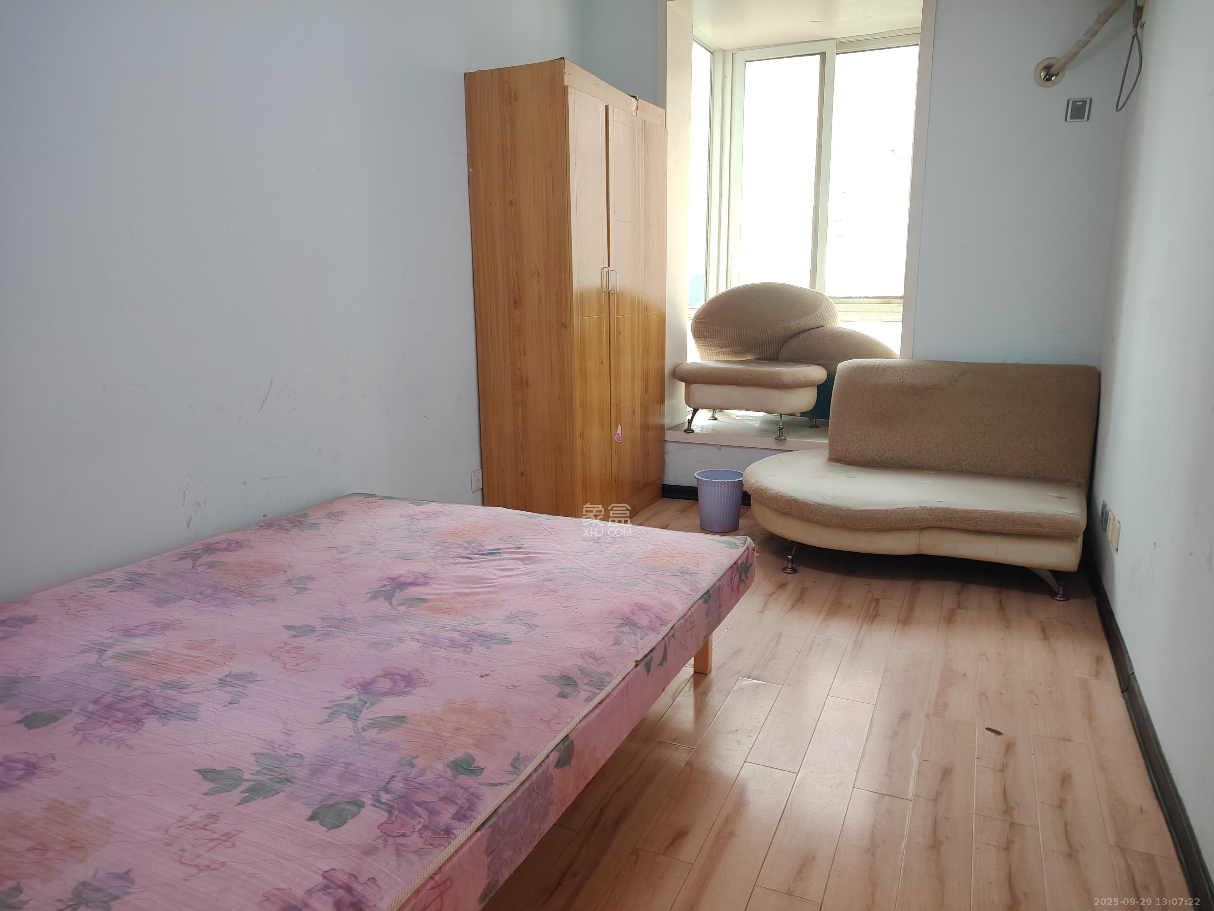 好家园 4室2厅2卫 1800.0元/月 好家园 4室2厅2卫 1800.0元/月室内图