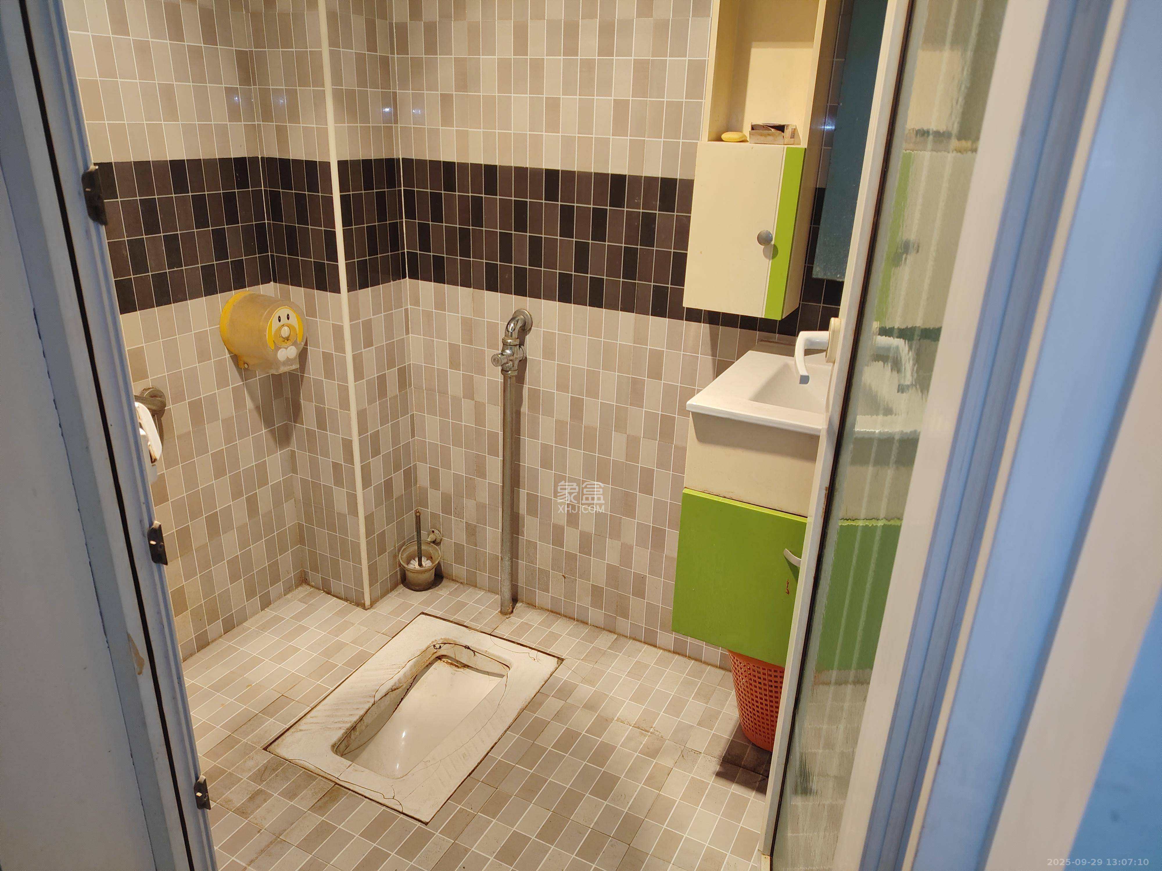 好家园 4室2厅2卫 1800.0元/月 好家园 4室2厅2卫 1800.0元/月室内图