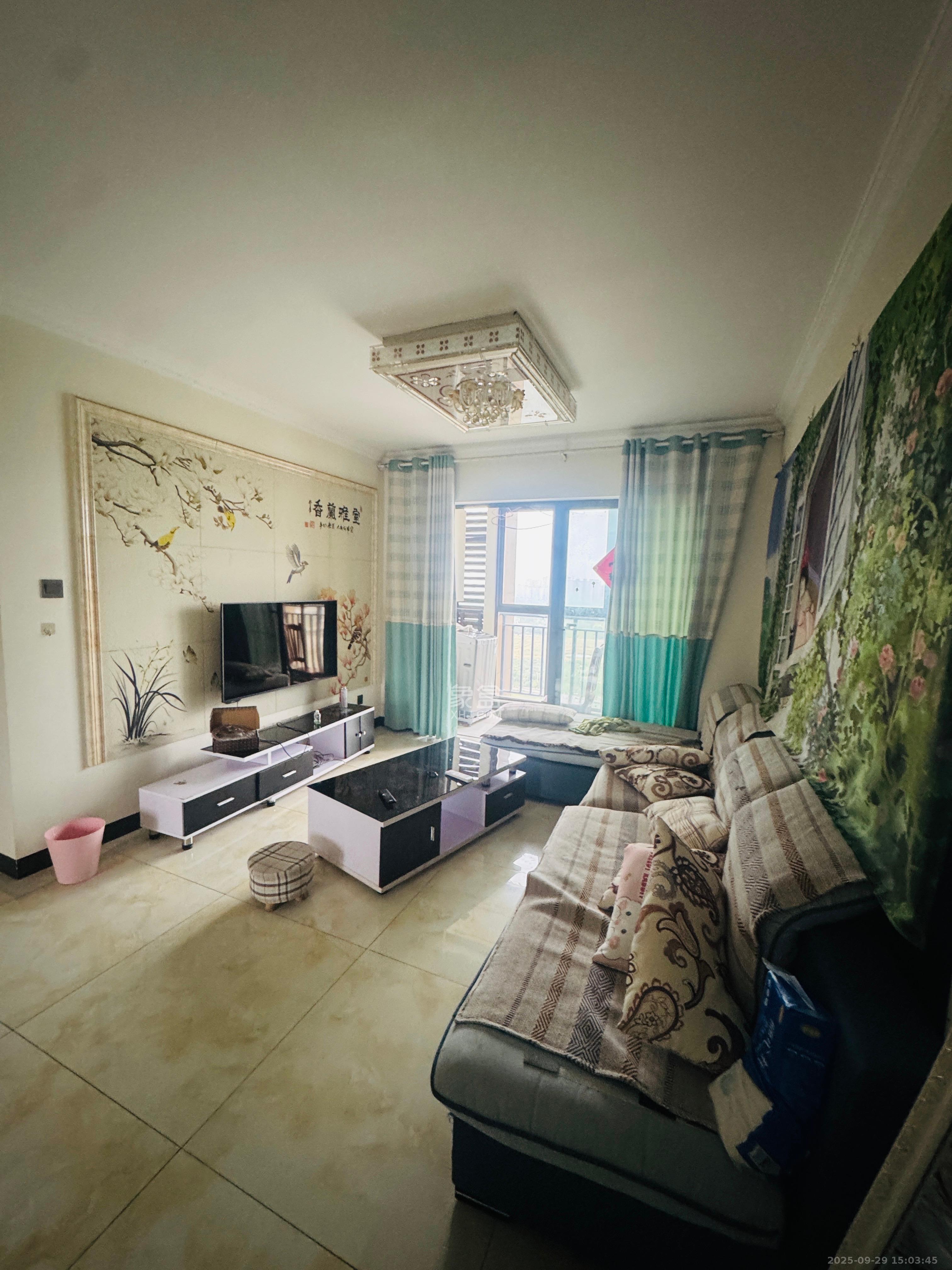 华润橡树湾  2室3厅1卫    1900.0元/月