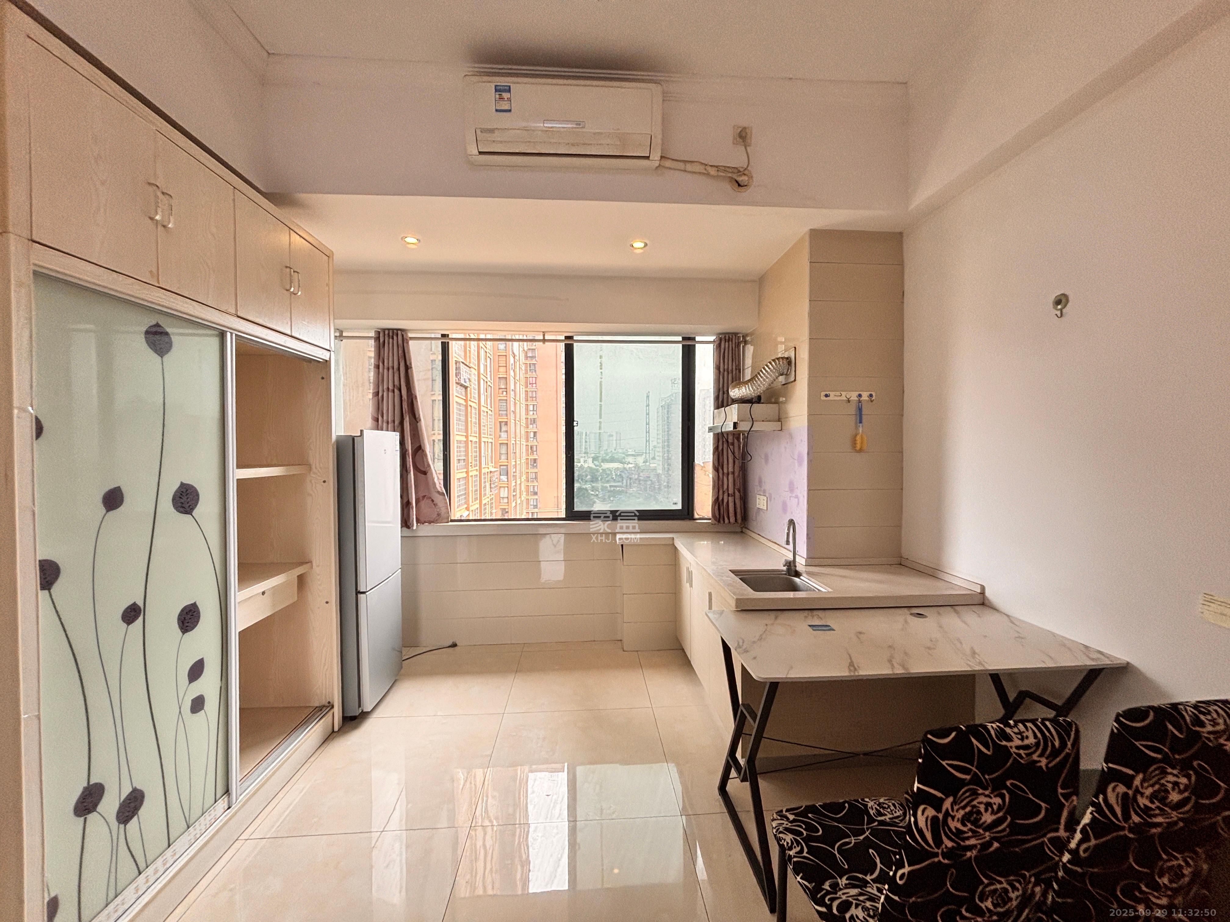 佐佑大厦 1室1厅1卫 800.0元/月 佐佑大厦 1室1厅1卫 800.0元/月室内图