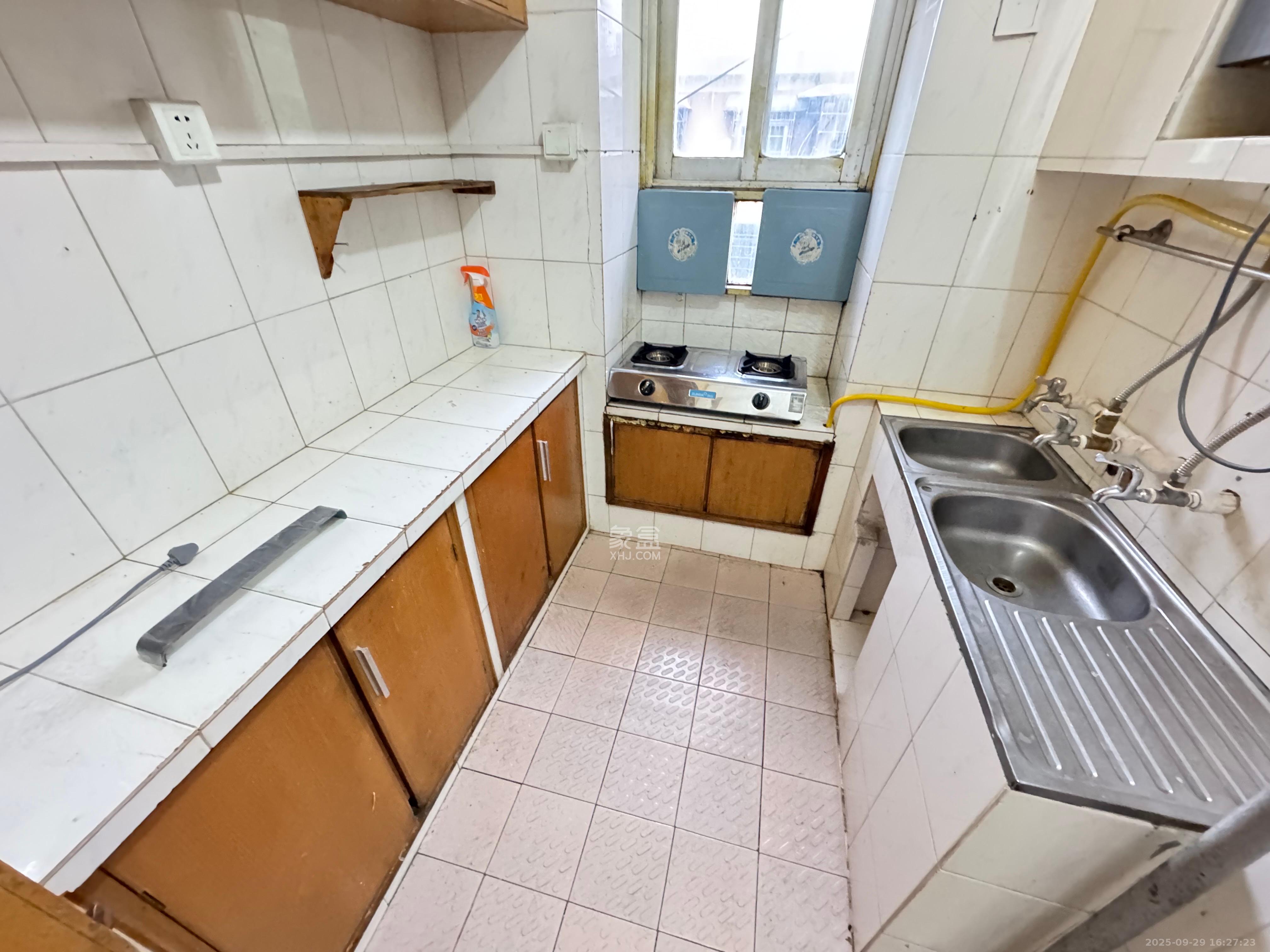 红旗区一片 2室1厅1卫 1400.0元/月 红旗区一片 2室1厅1卫 1400.0元/月室内图