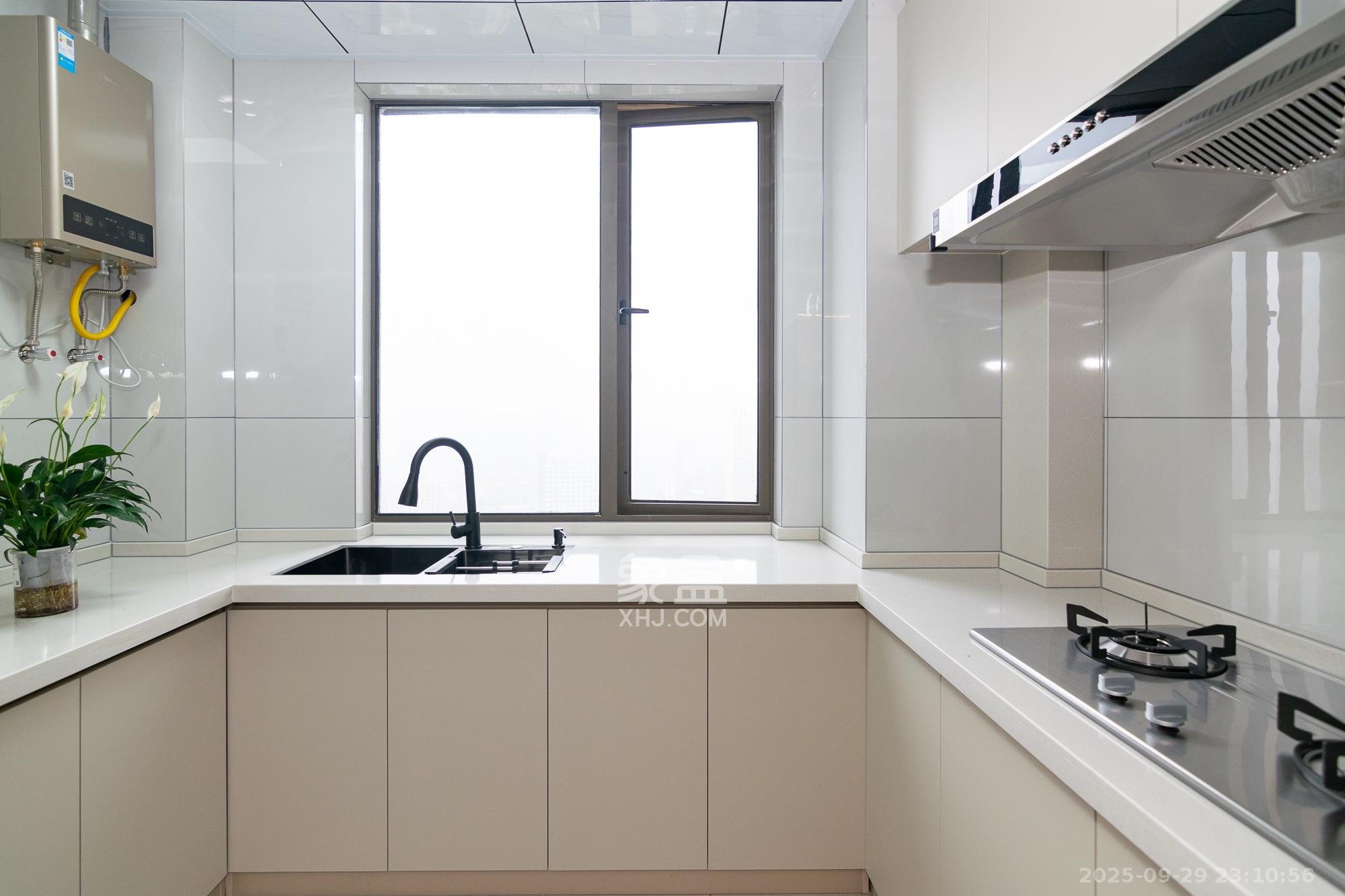 长高圆梦佳苑  4室2厅1卫    105.0万厨房