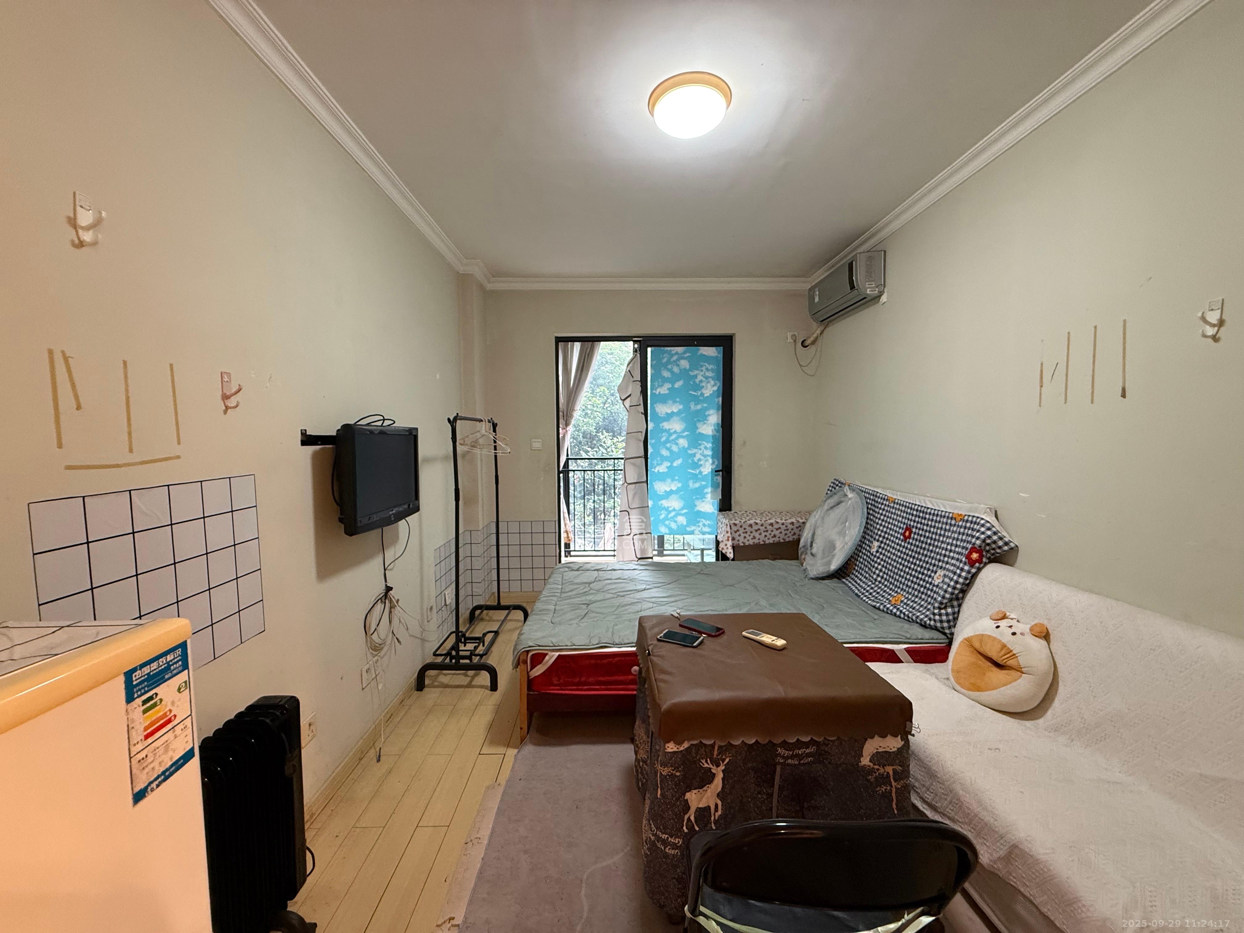 万科金域华府一期 1室1厅1卫 1100.0元/月 万科金域华府一期 1室1厅1卫 1100.0元/月室内图