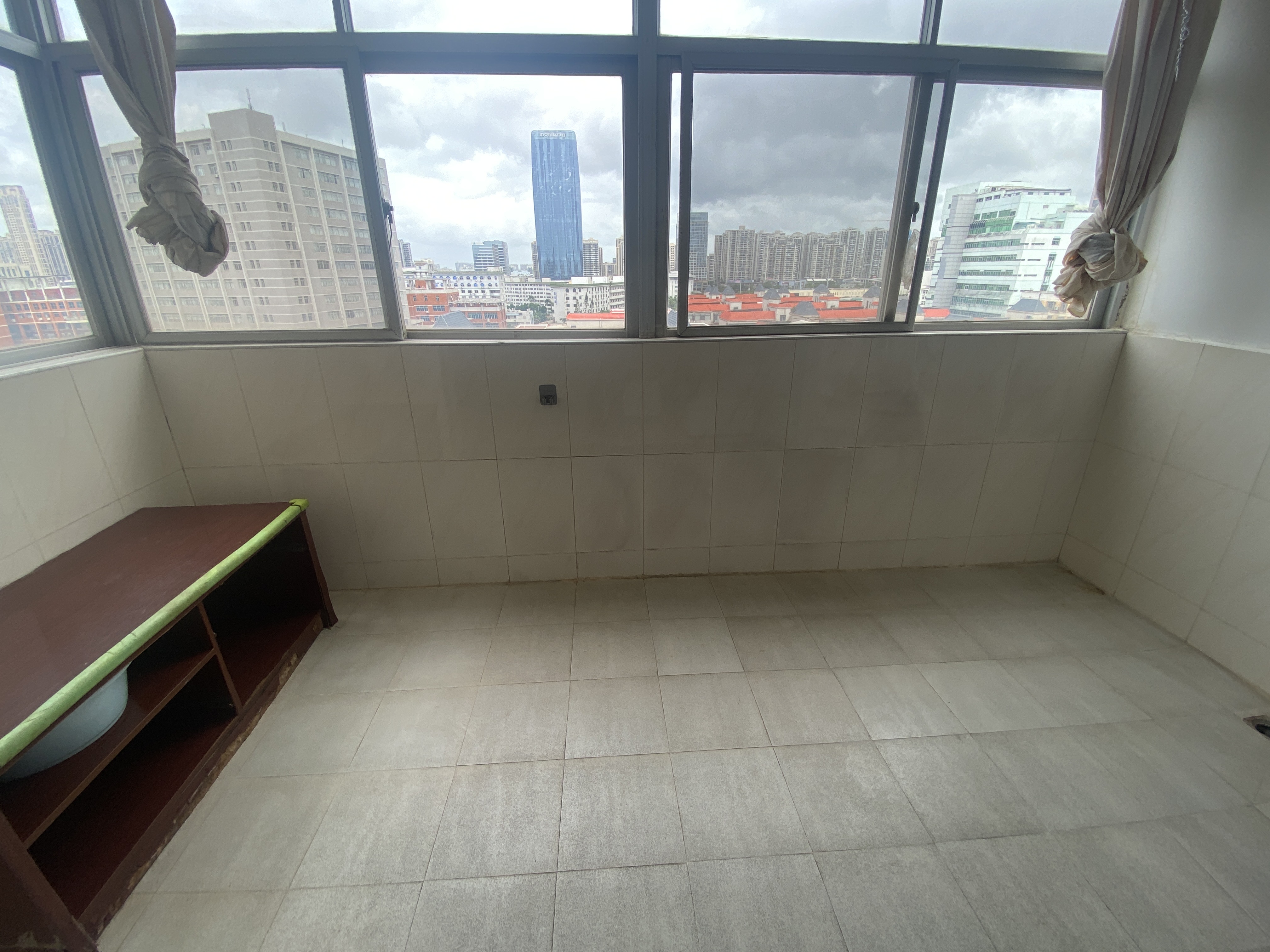 工商学院教工宿舍 2室1厅1卫 2300.00元/月 工商学院教工宿舍 2室1厅1卫 2300.00元/月室内图