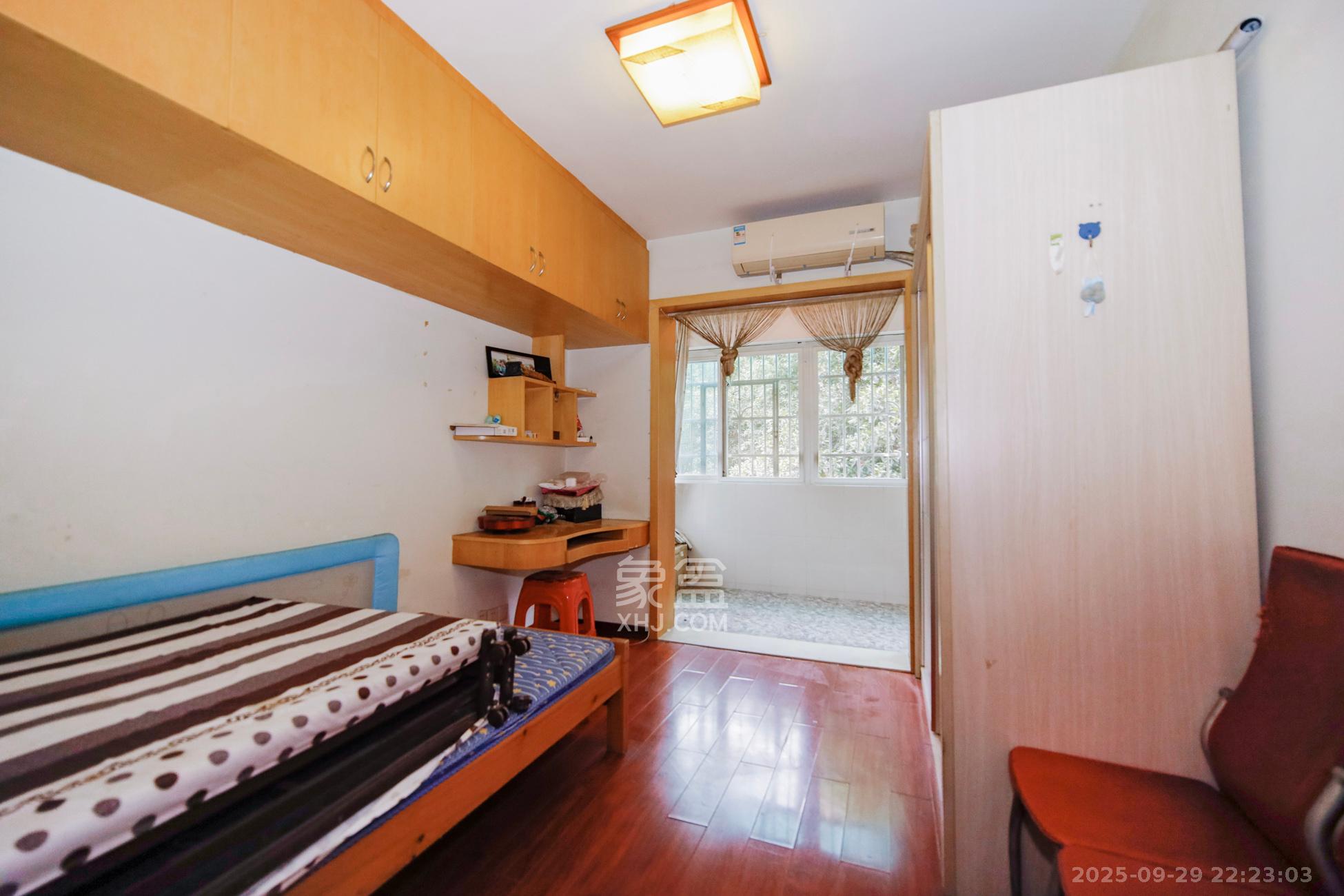 德馨园  2室2厅1卫    45.0万卧室