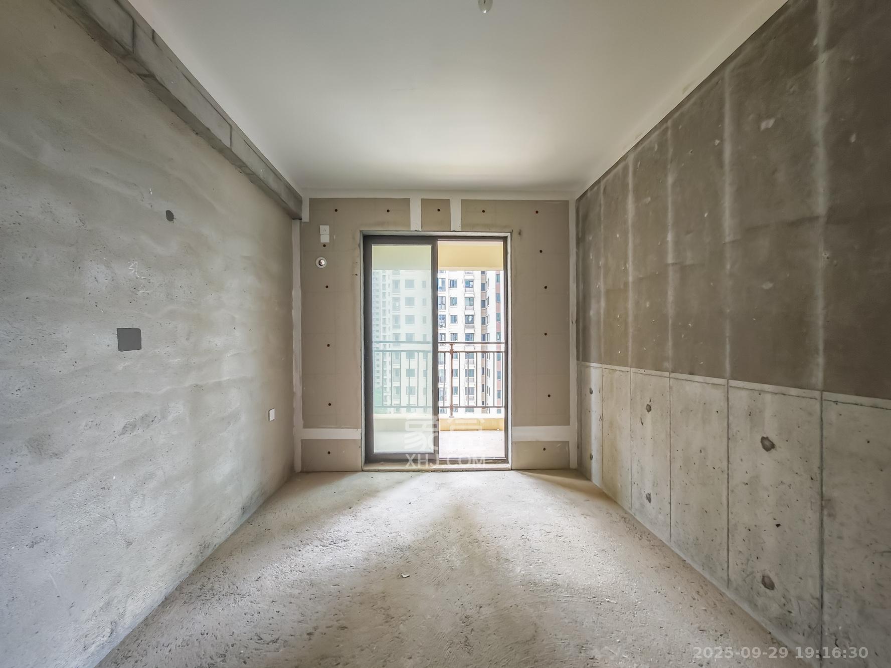 恒基旭辉湖山赋 4室2厅2卫 89.0万 恒基旭辉湖山赋 4室2厅2卫 89.0万卧室