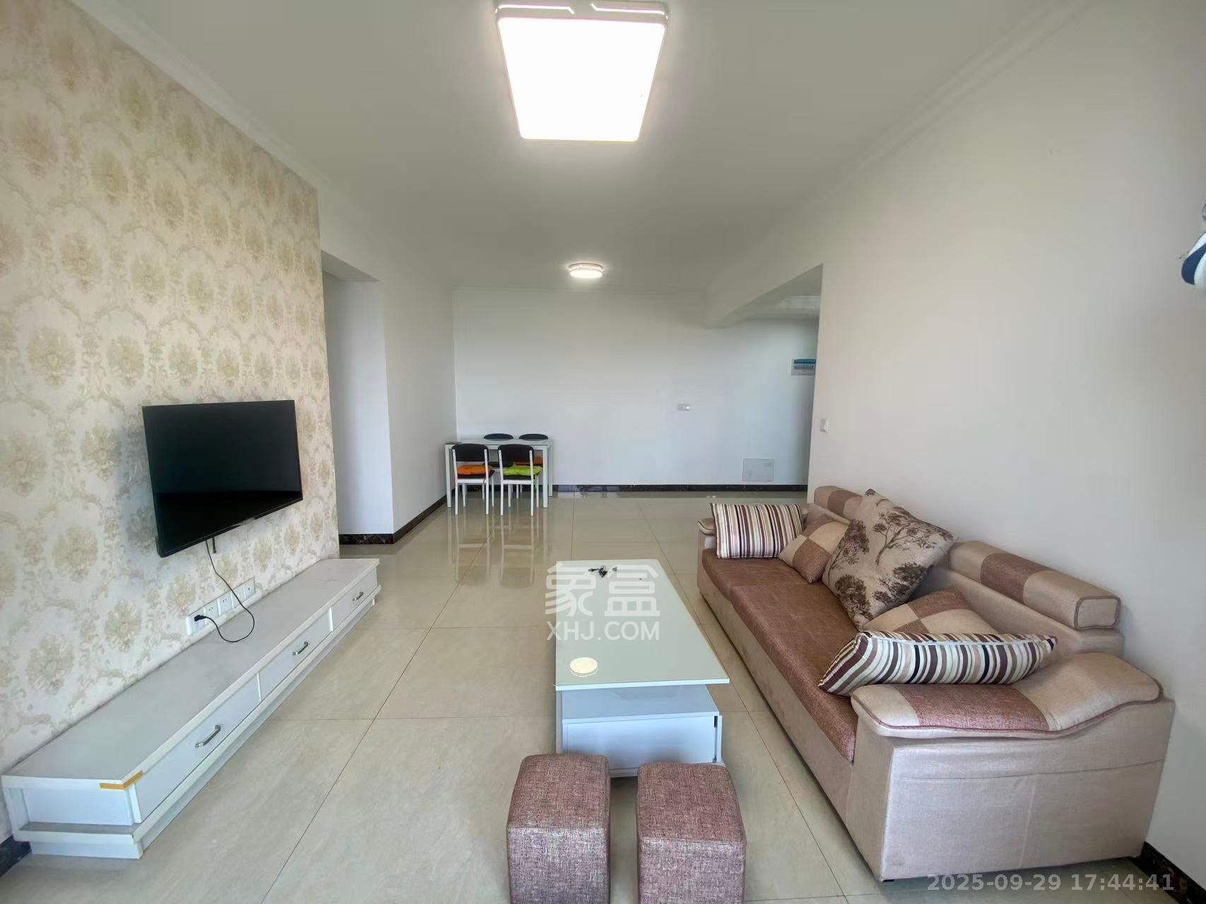 都市兰亭  1室2厅1卫    2200.0元/月室内图