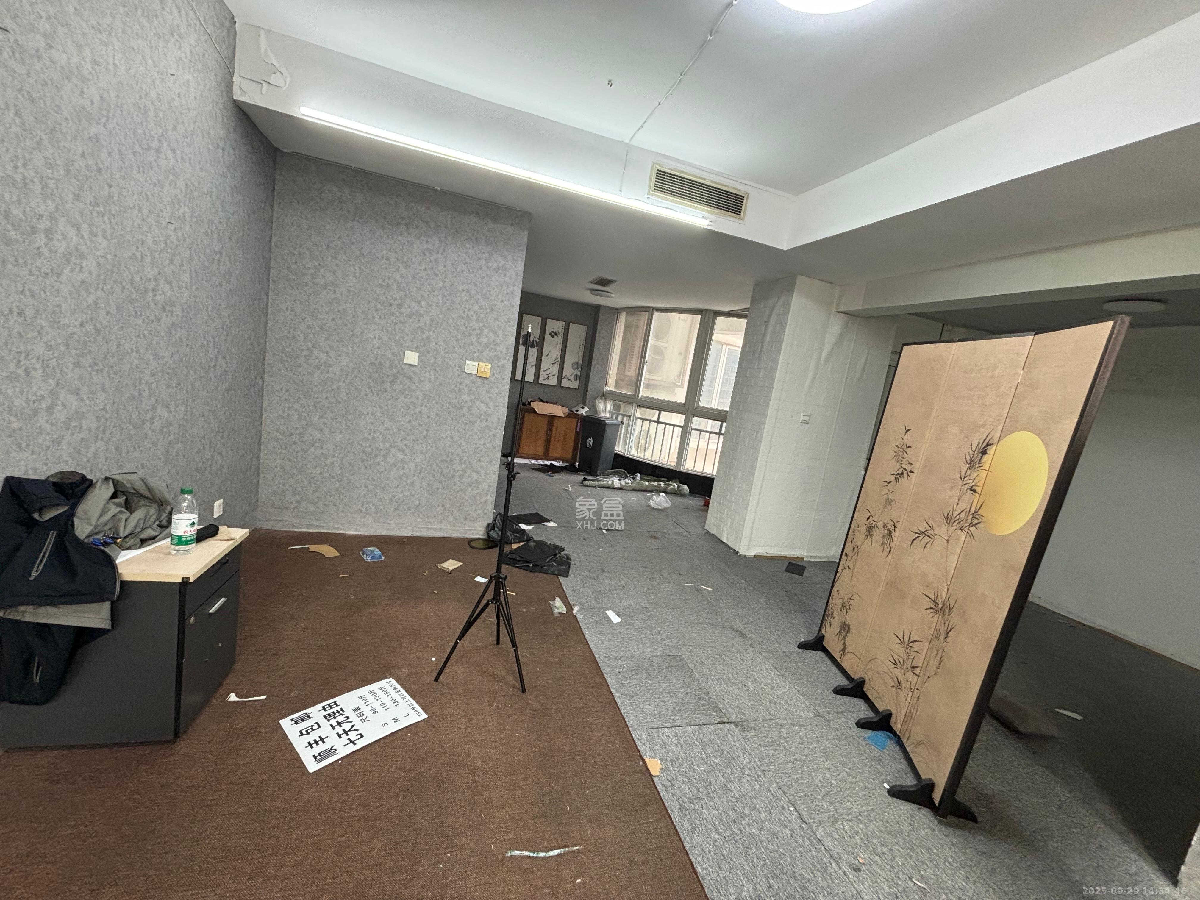 新世纪花苑 3室1厅1卫 3500.0元/月 新世纪花苑 3室1厅1卫 3500.0元/月室内图