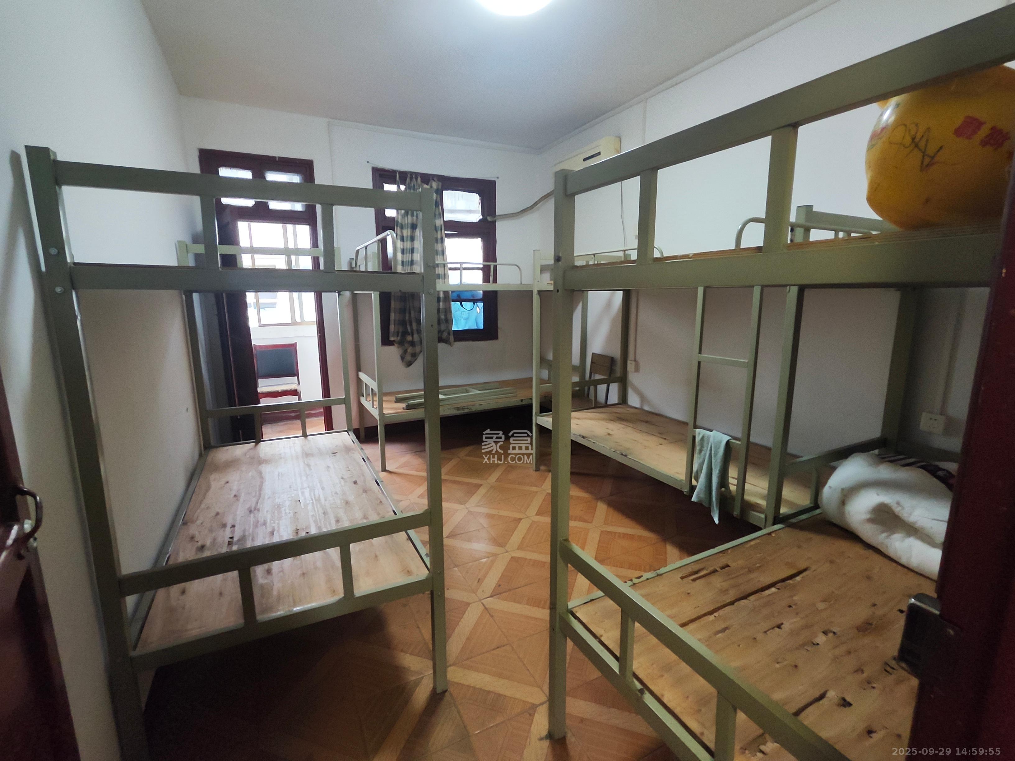 五一东村 3室1厅1卫 1800.0元/月 五一东村 3室1厅1卫 1800.0元/月室内图