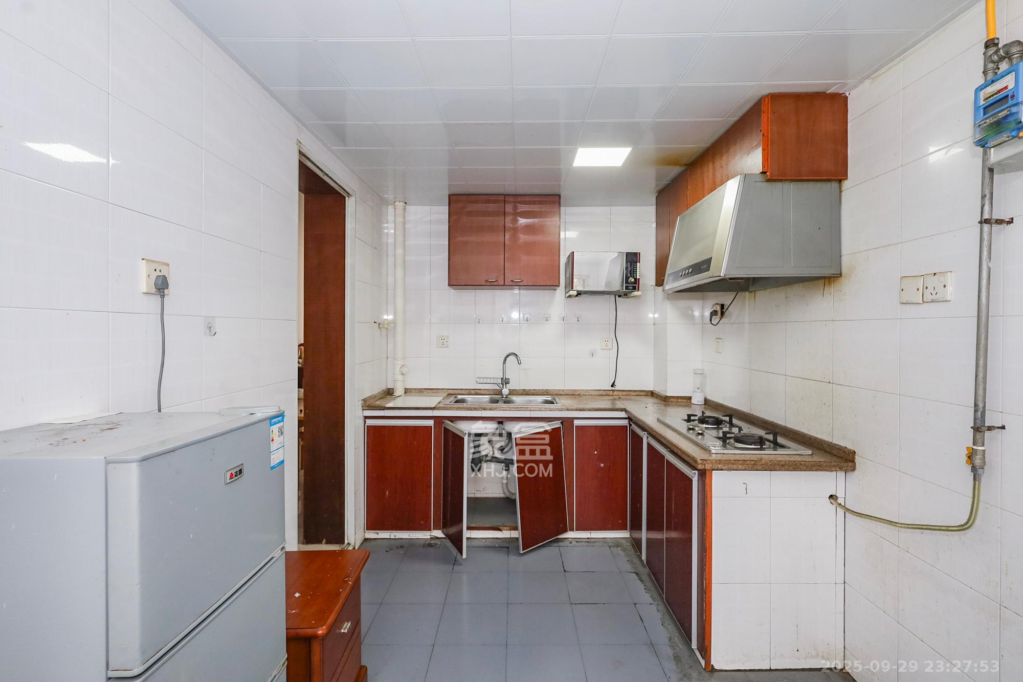 德润园  3室2厅2卫    2000.0元/月 德润园  3室2厅2卫    2000.0元/月