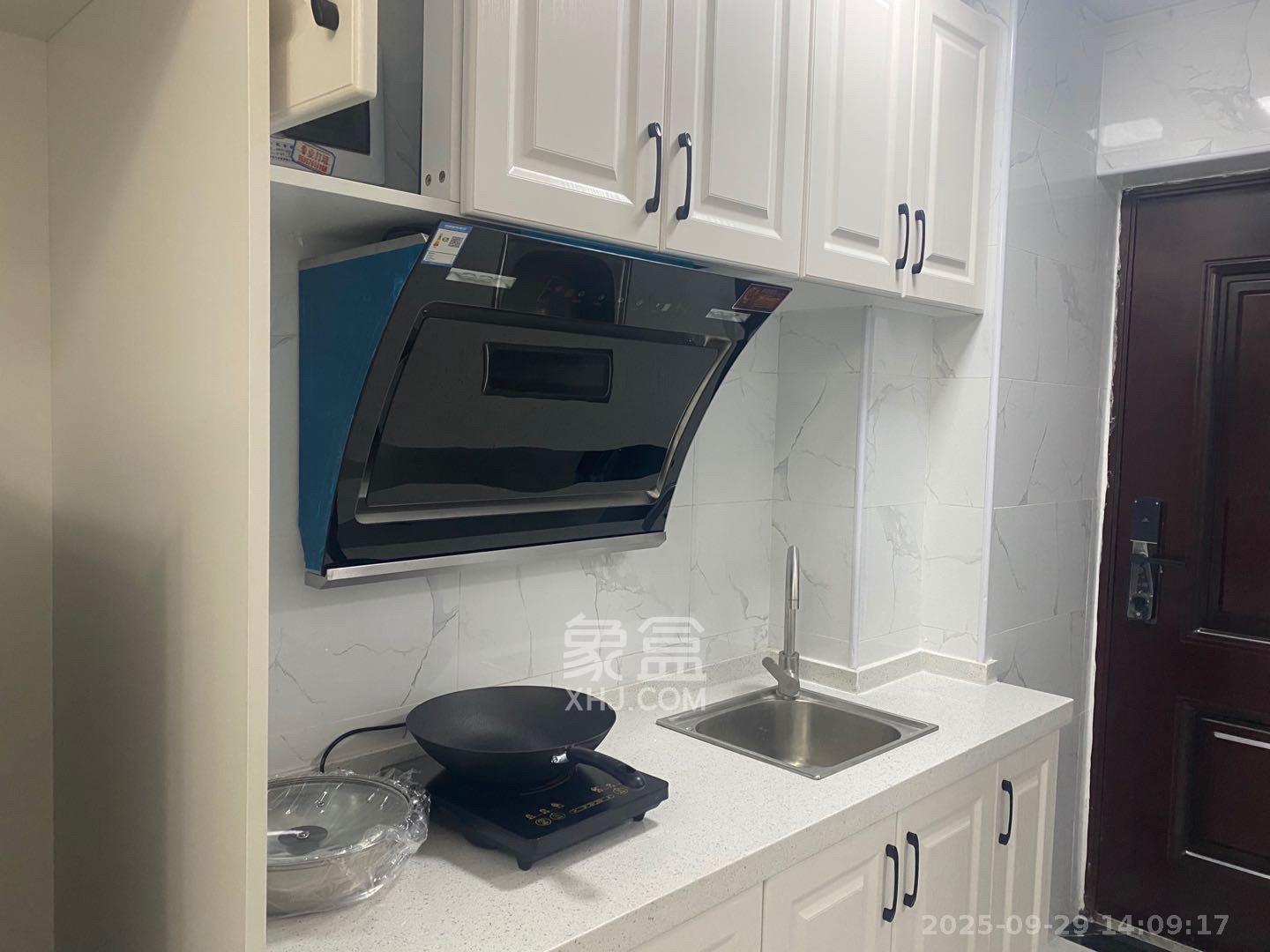 裕天国际商汇中心 1室1厅1卫 1300.0元/月 裕天国际商汇中心 1室1厅1卫 1300.0元/月室内图