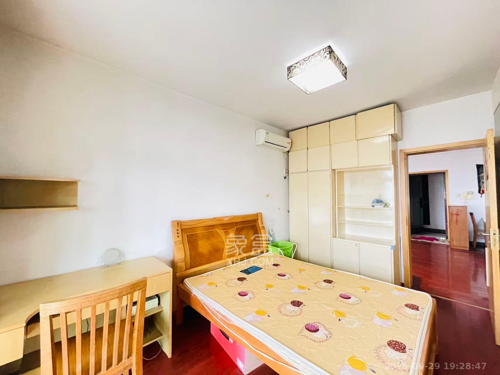 南国新城  1室0厅0卫    1900.0元/月室内图