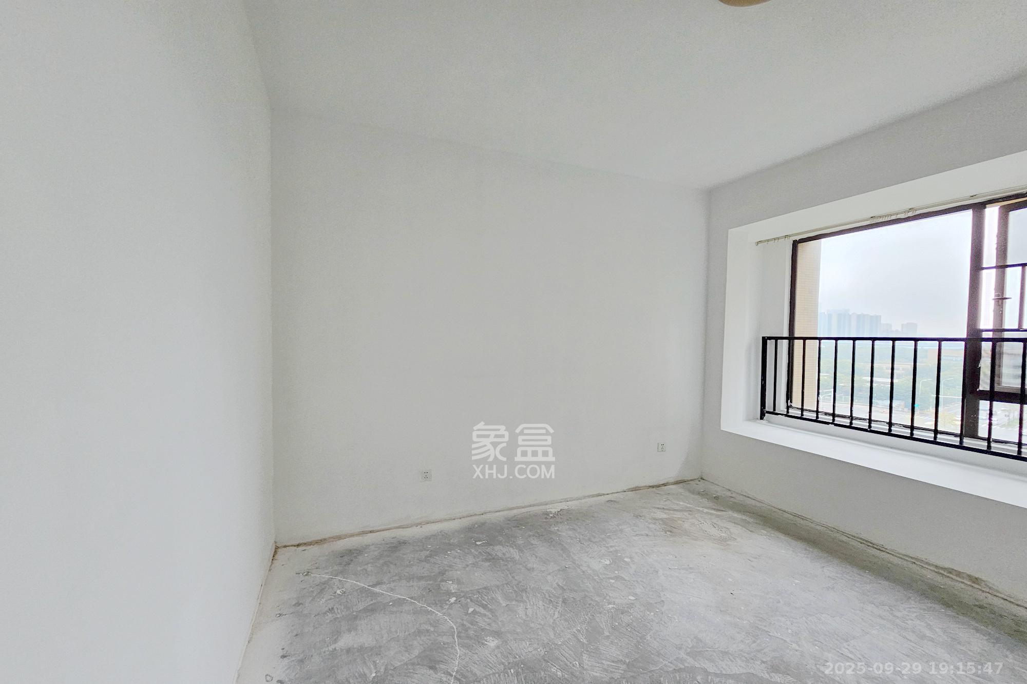 阳光城尚东湾青云苑  3室2厅2卫    88.6万卧室