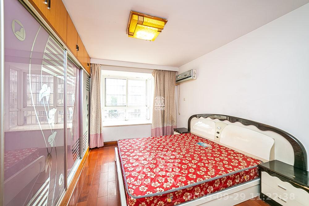 都市春天 3室2厅1卫 2800.0元/月 都市春天 3室2厅1卫 2800.0元/月室内图