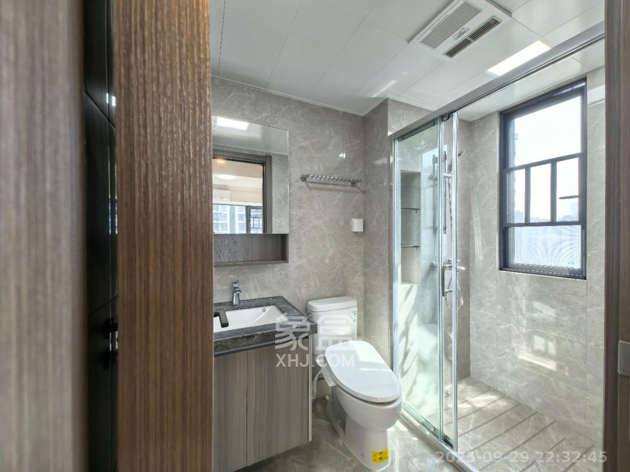 中海阅溪府  4室2厅2卫   3800.00元/月室内图