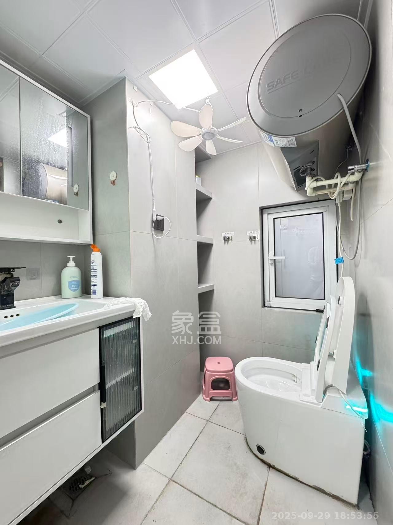 新城悦隽公园  2室1厅1卫    1600.0元/月室内图