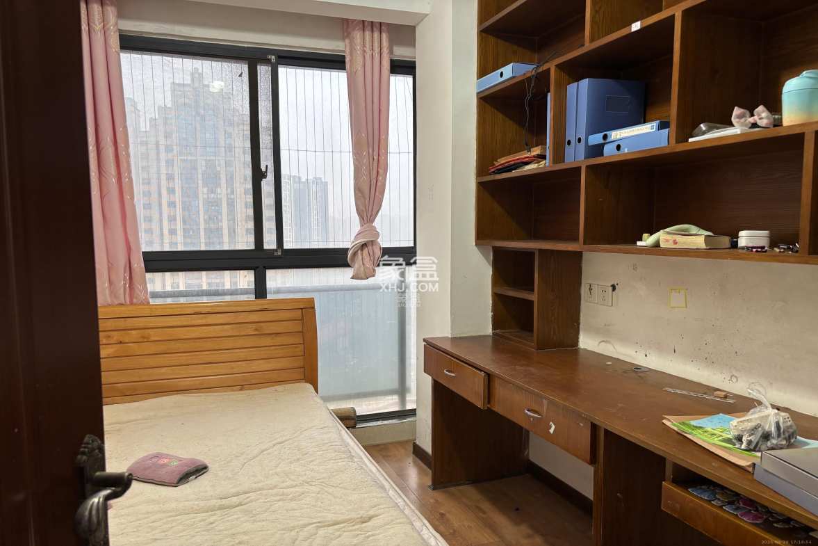 珠江东方明珠(新地东方明珠)三期  3室2厅2卫    2000.0元/月 珠江东方明珠(新地东方明珠)三期  3室2厅2卫    2000.0元/月室内图