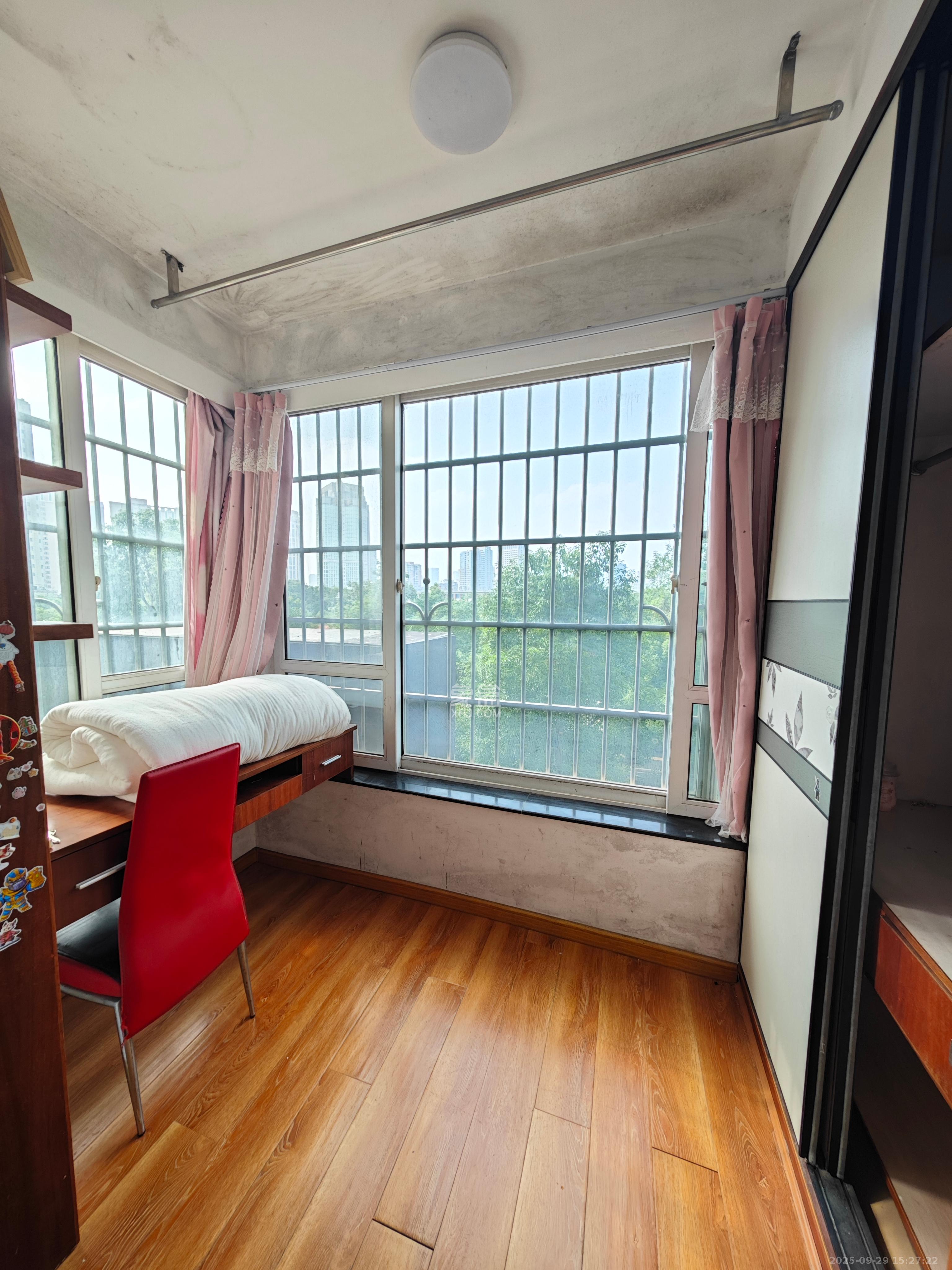 三重星都心  2室1厅1卫    2200.0元/月室内图