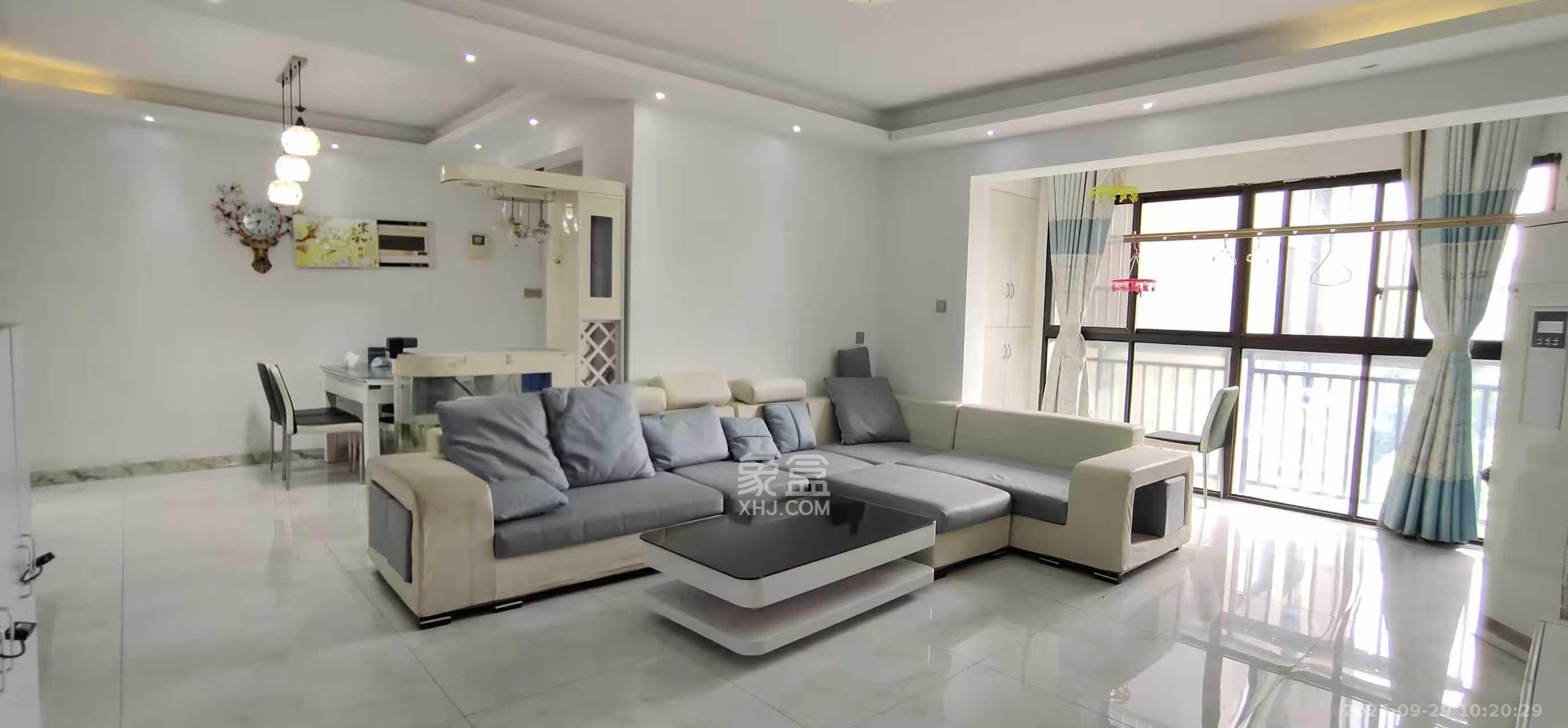 卓越蔚蓝海岸三期  3室2厅2卫    2800.0元/月室内图