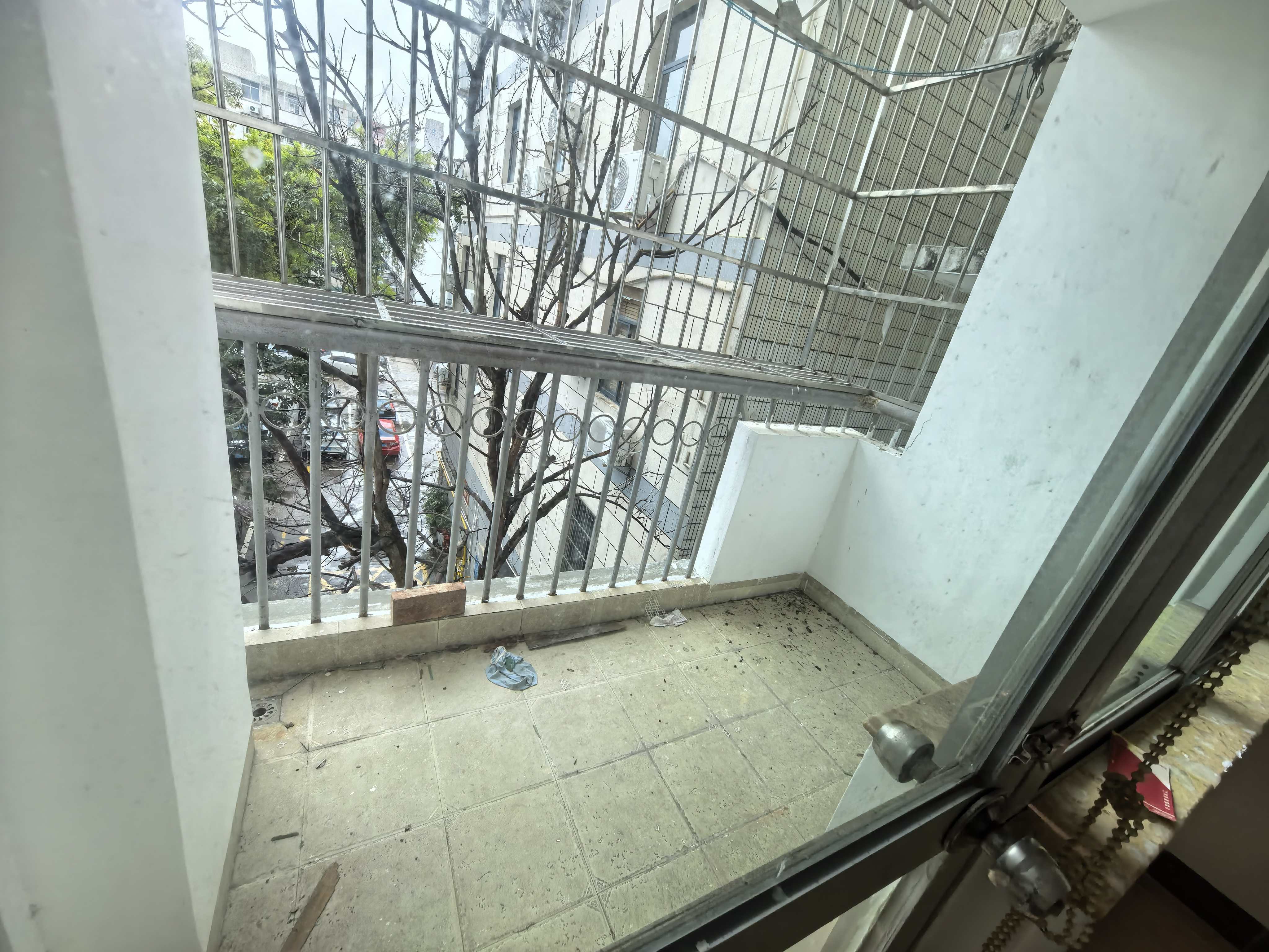 社科大院 3室2厅2卫 2500.0元/月 社科大院 3室2厅2卫 2500.0元/月室内图