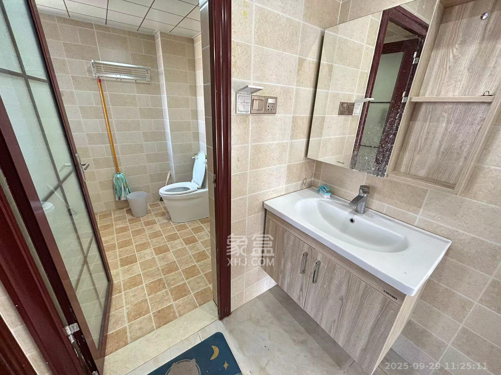 华润橡树湾  3室2厅1卫    2200.0元/月室内图