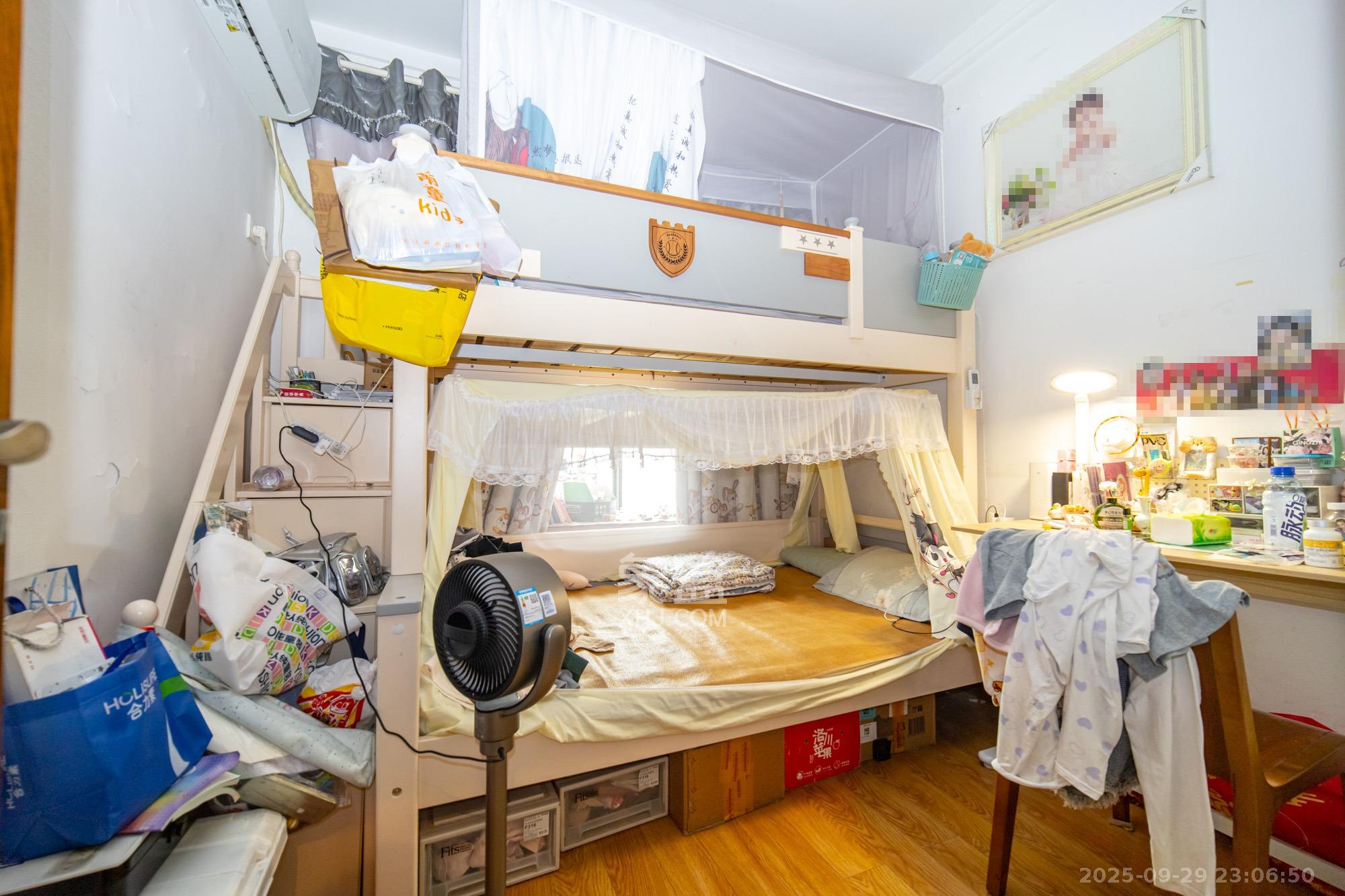 银盘鑫城  2室2厅1卫    48.8万卧室