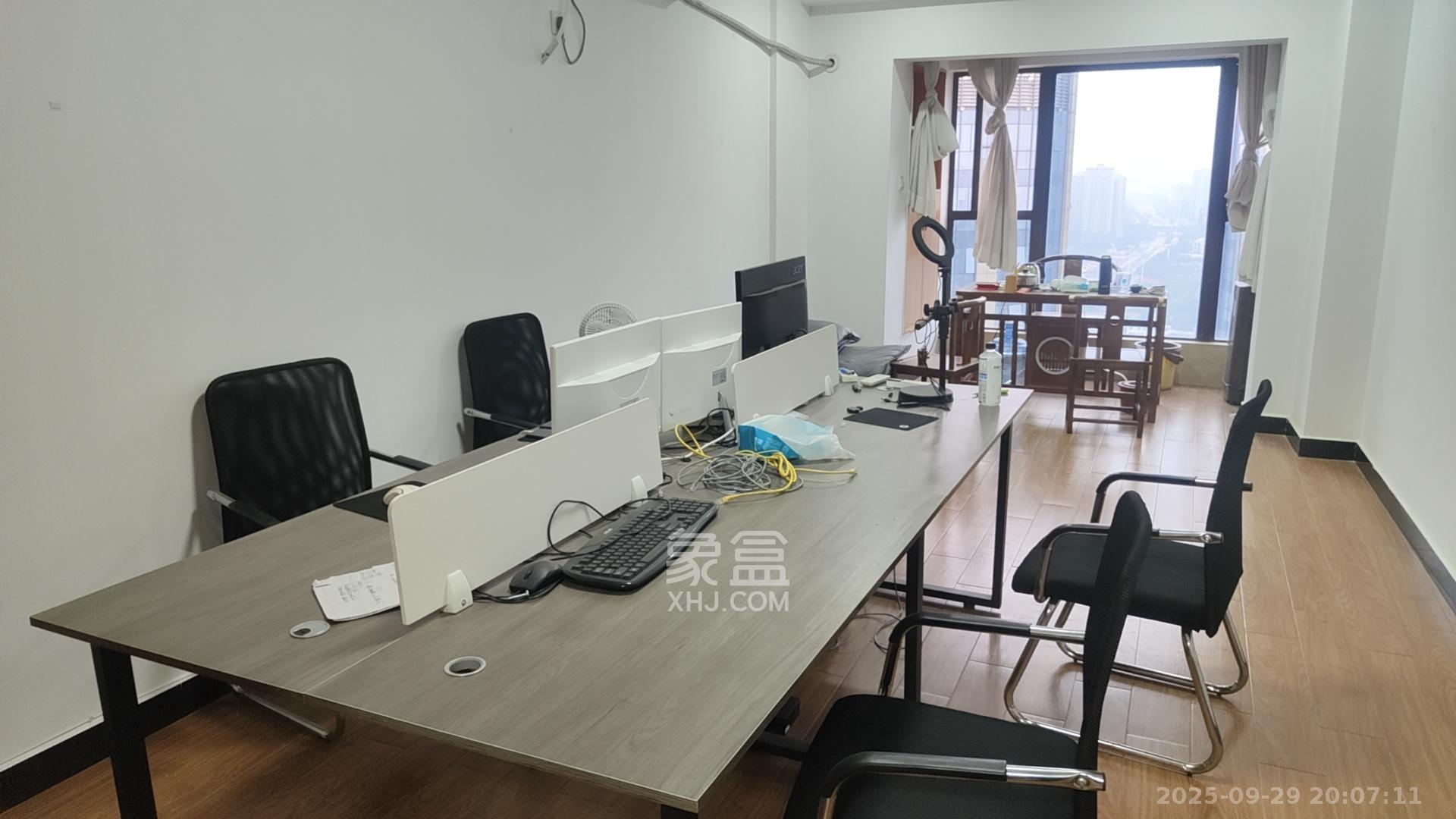 高升时代广场(冠铭商务中心) 1室1厅1卫 1300.0元/月 高升时代广场(冠铭商务中心) 1室1厅1卫 1300.0元/月室内图