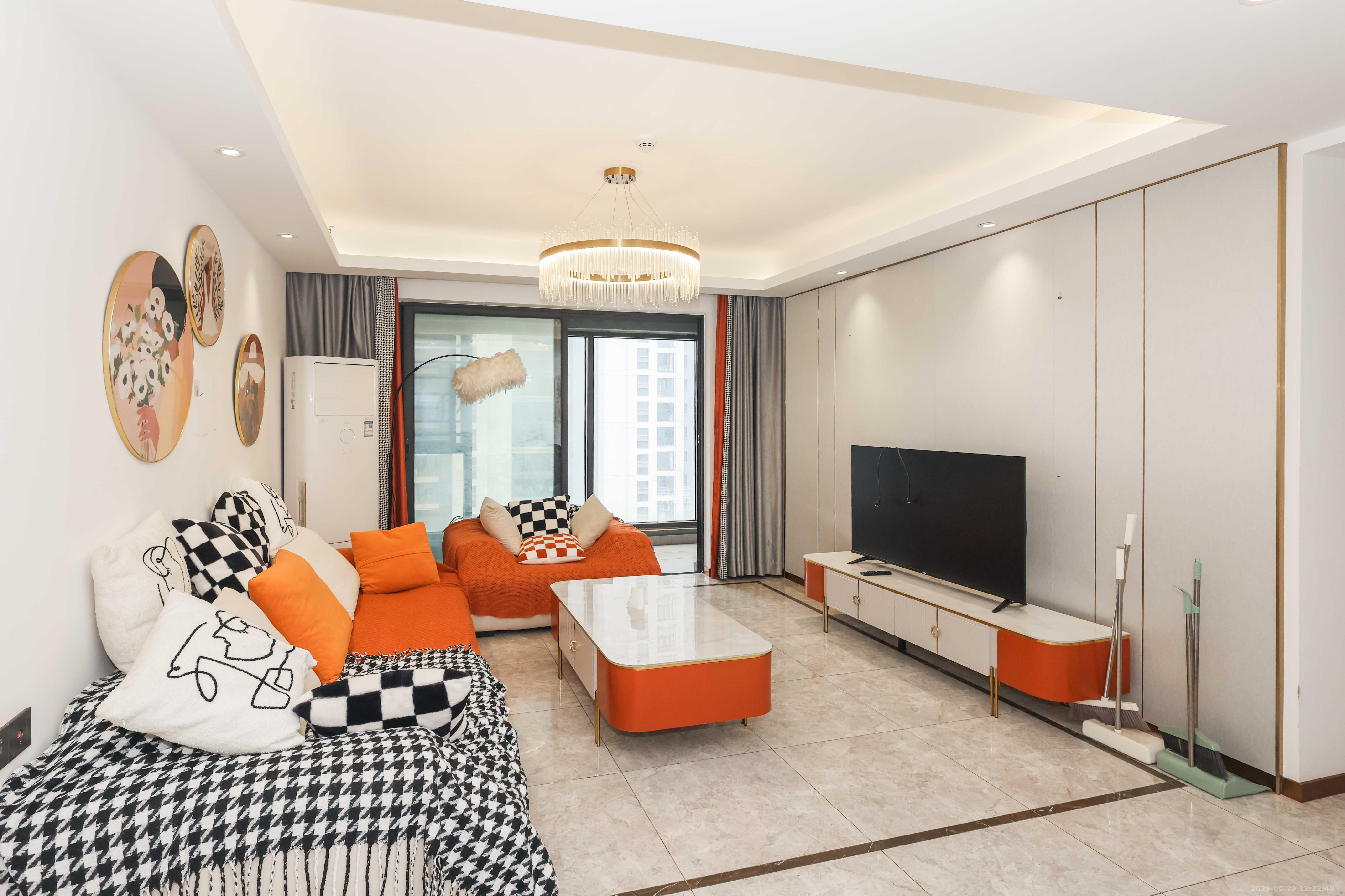 梅溪悦章 4室2厅2卫 139.0万 梅溪悦章 4室2厅2卫 139.0万客厅