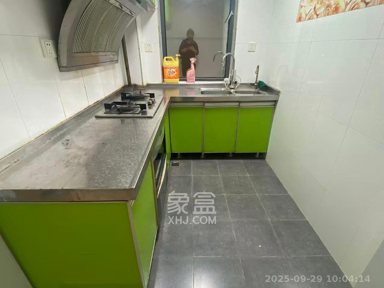 芙蓉蓉苑  2室1厅1卫    2600.0元/月 芙蓉蓉苑  2室1厅1卫    2600.0元/月室内图