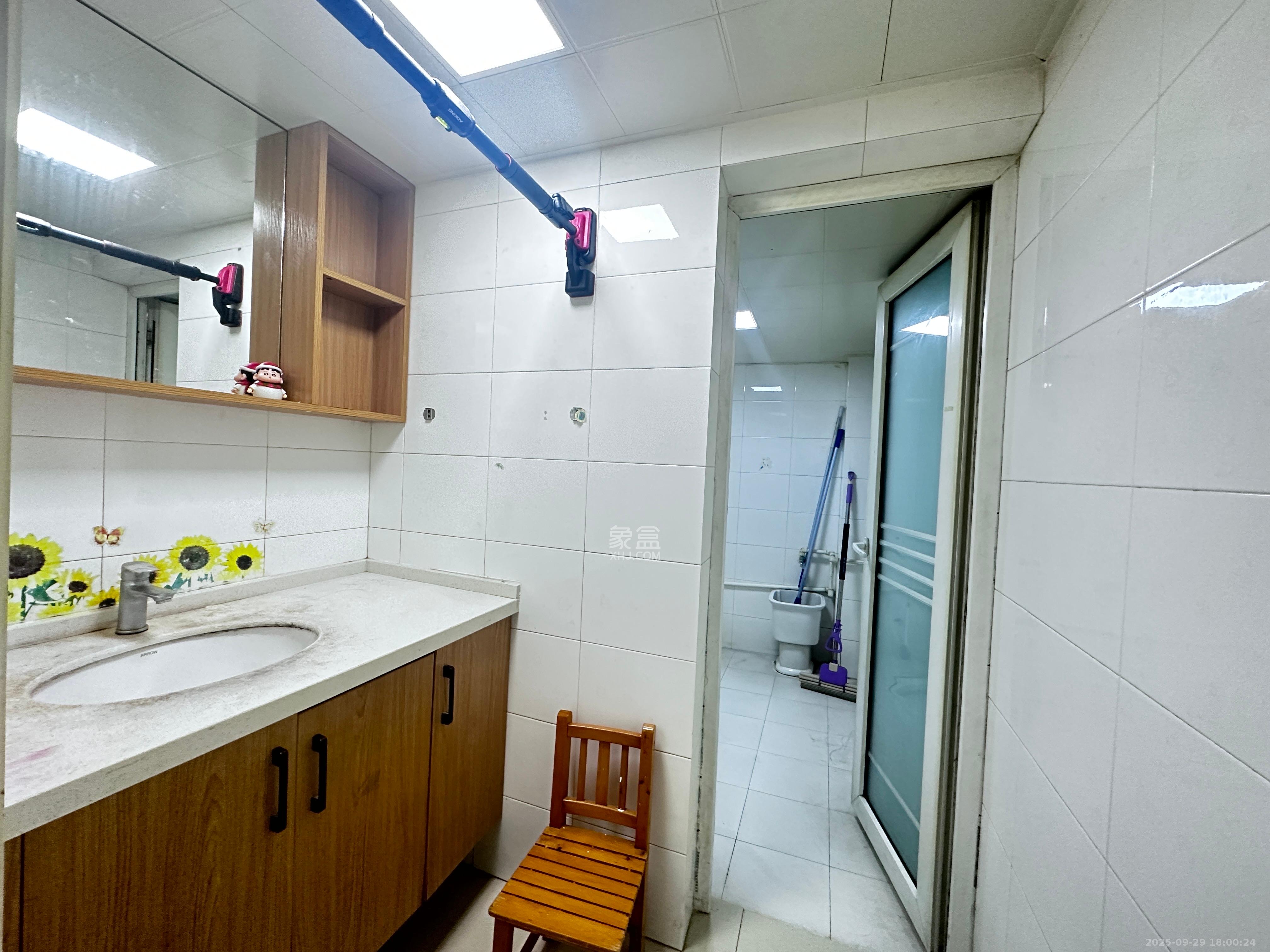 滨江美寓(滨江丽园) 3室2厅1卫 2400.0元/月 滨江美寓(滨江丽园) 3室2厅1卫 2400.0元/月室内图