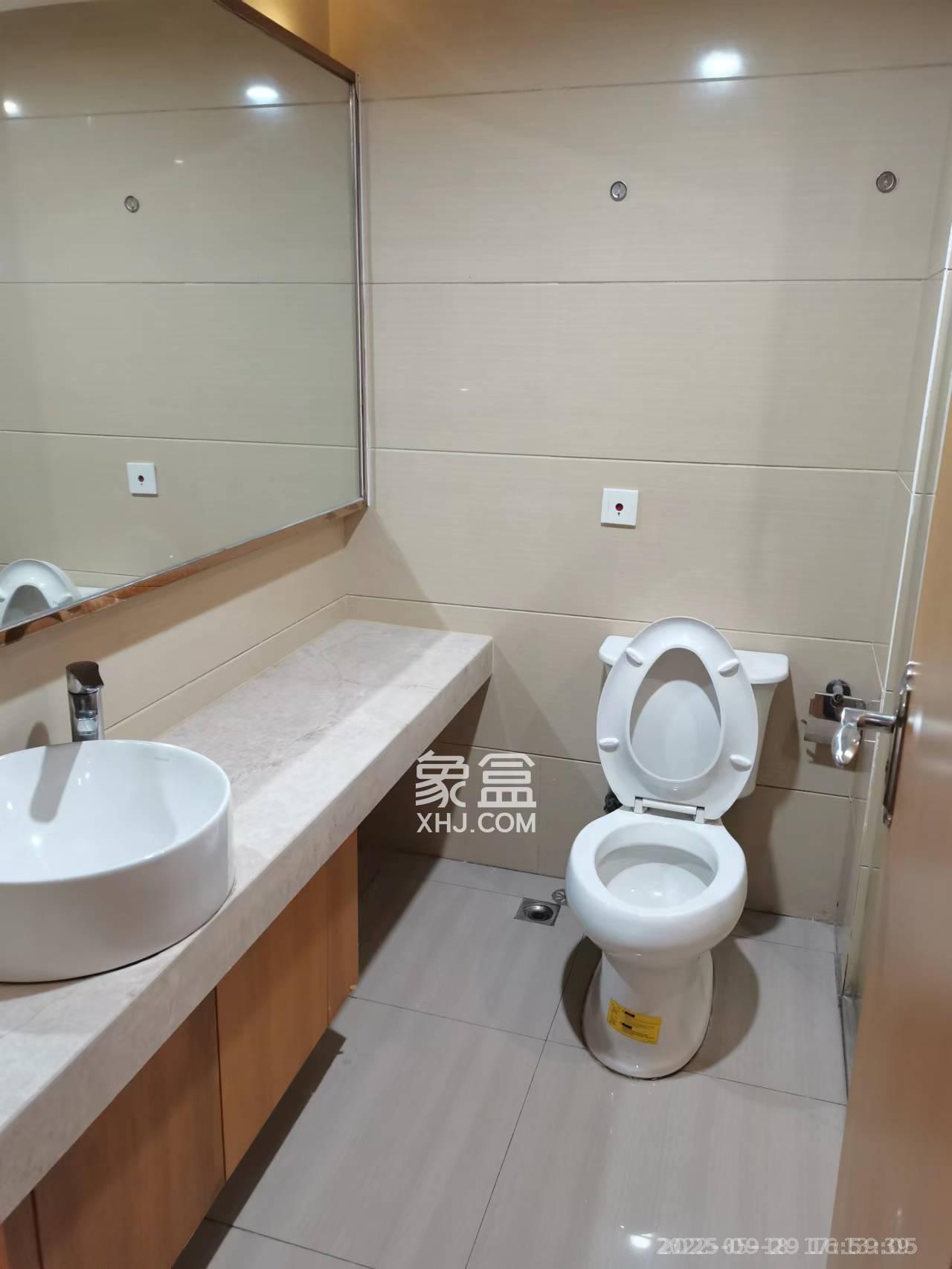 五一钻界 1室1厅1卫 2100.0元/月 五一钻界 1室1厅1卫 2100.0元/月室内图