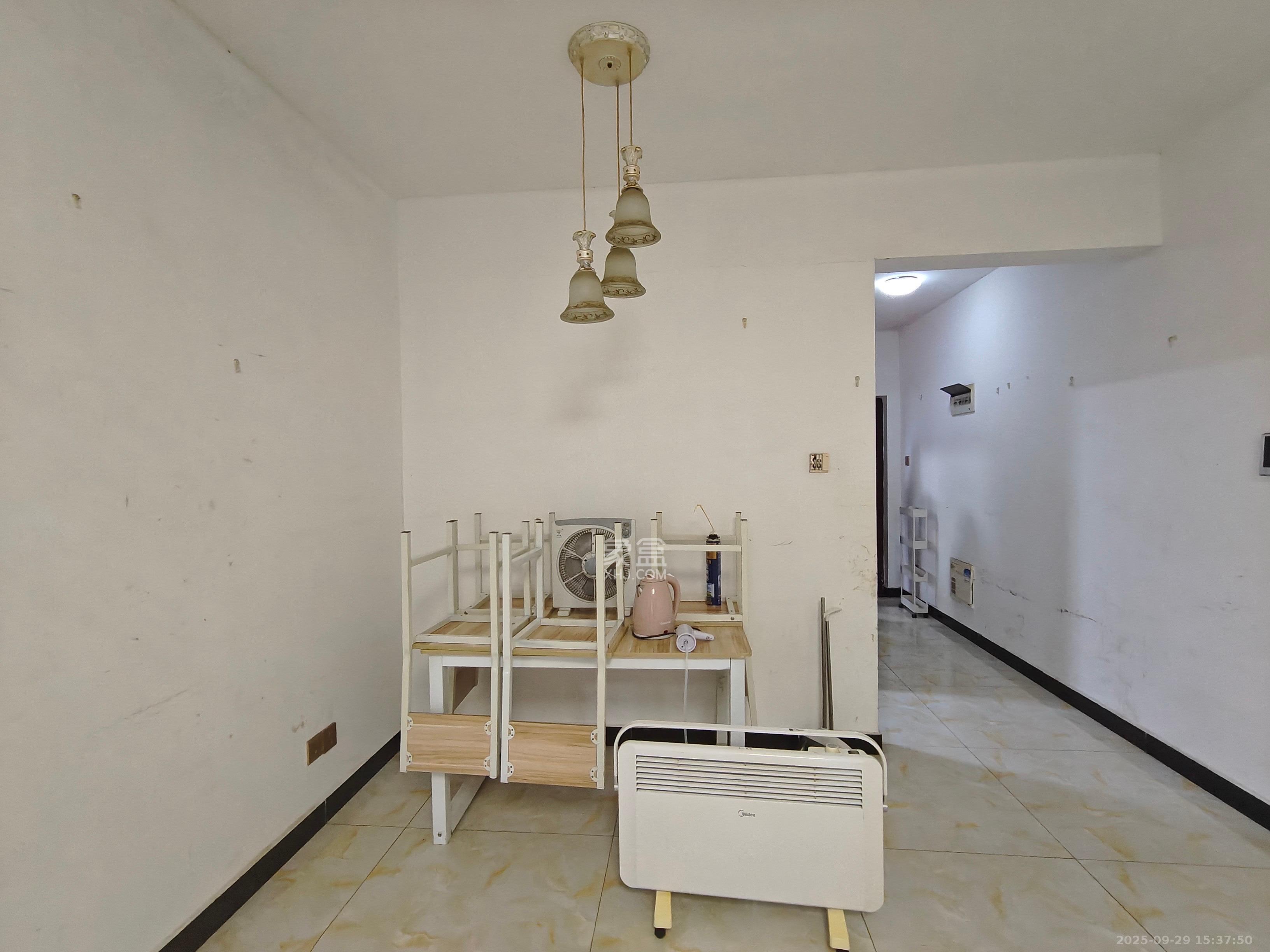 筑梦星园  3室2厅1卫    1700.0元/月室内图