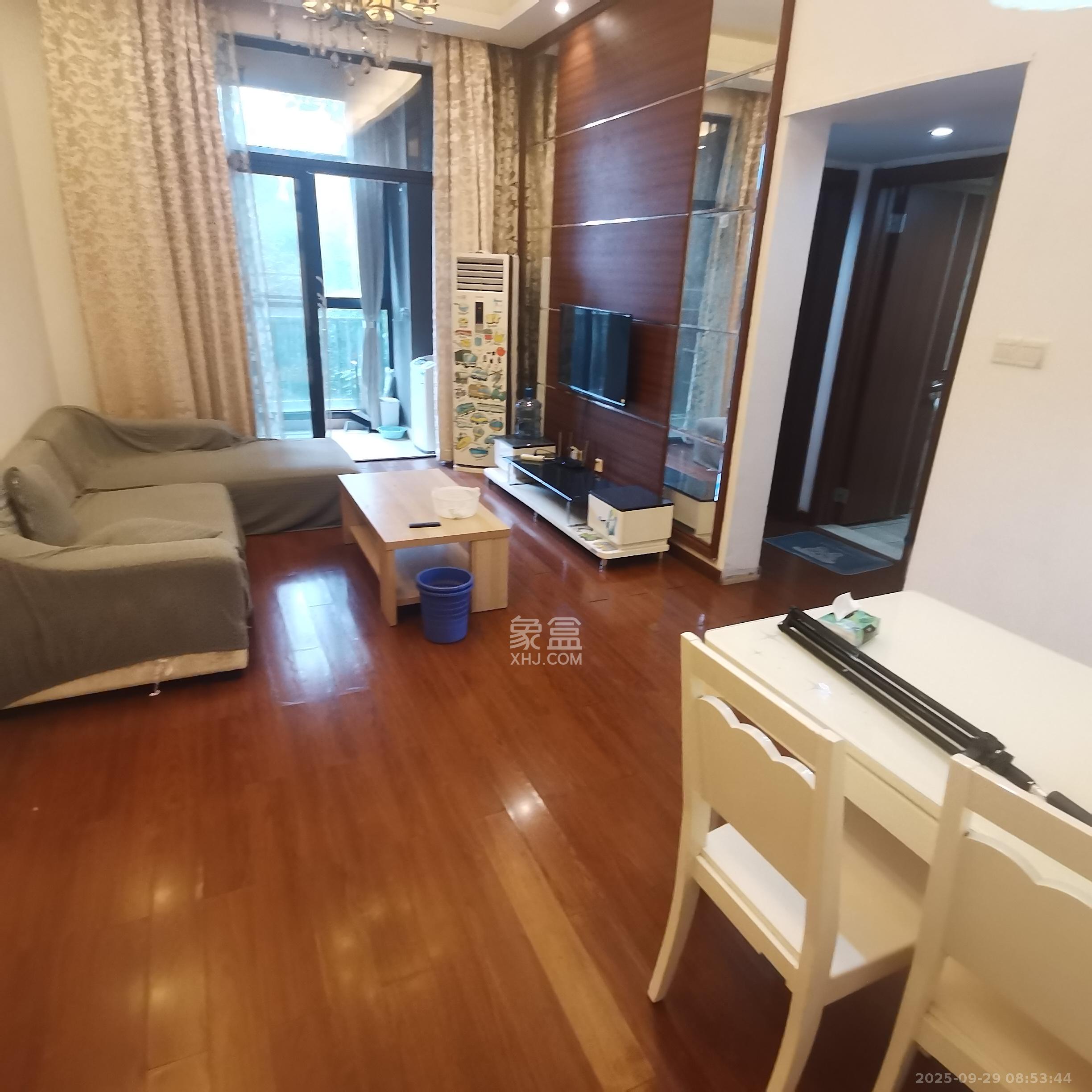 万科金域华府二期  2室2厅1卫    2100.0元/月 万科金域华府二期  2室2厅1卫    2100.0元/月室内图