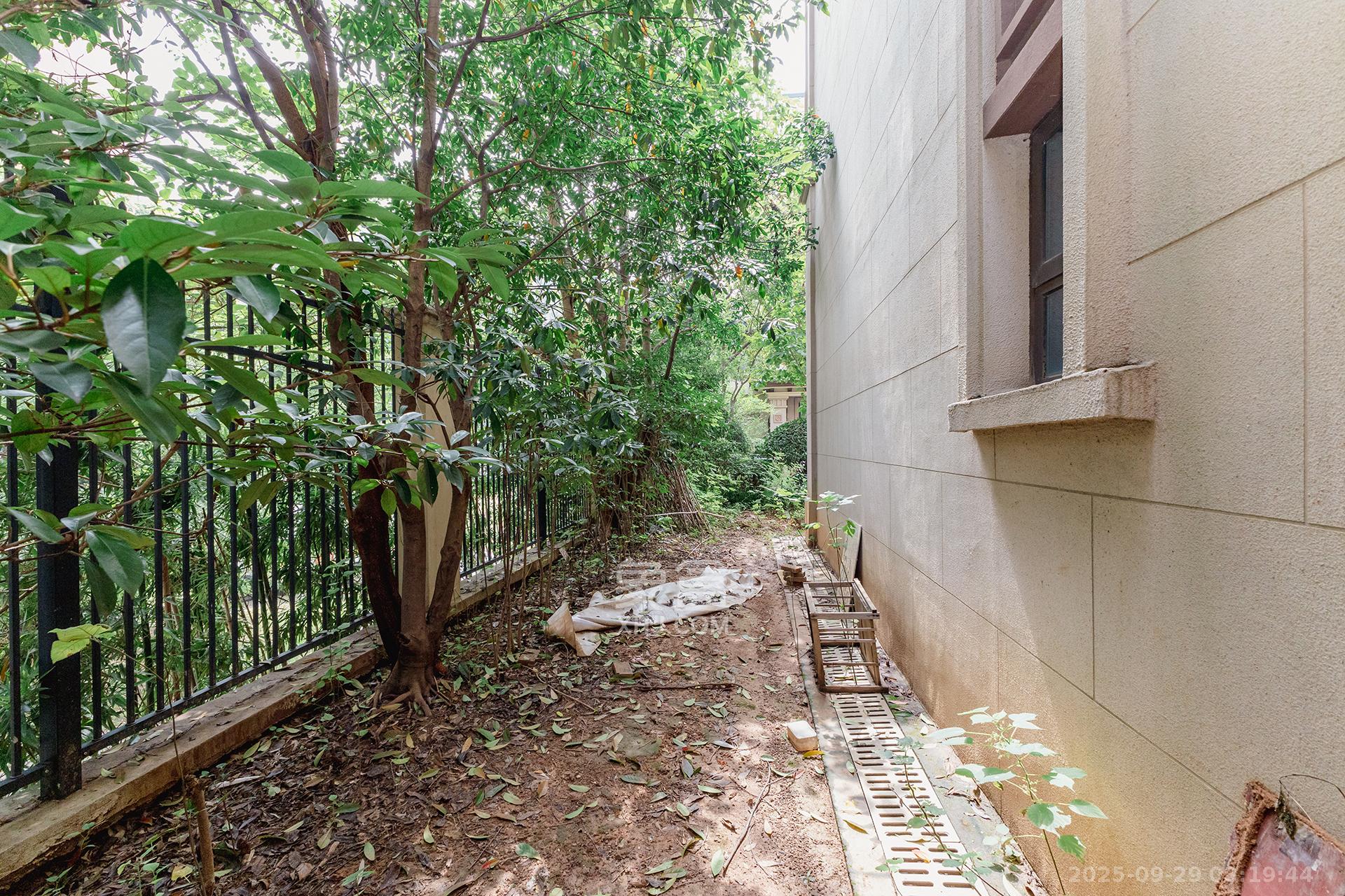 龙湖璟宸原著(龙湖紫宸) 4室2厅2卫 228.0万 龙湖璟宸原著(龙湖紫宸) 4室2厅2卫 228.0万其他