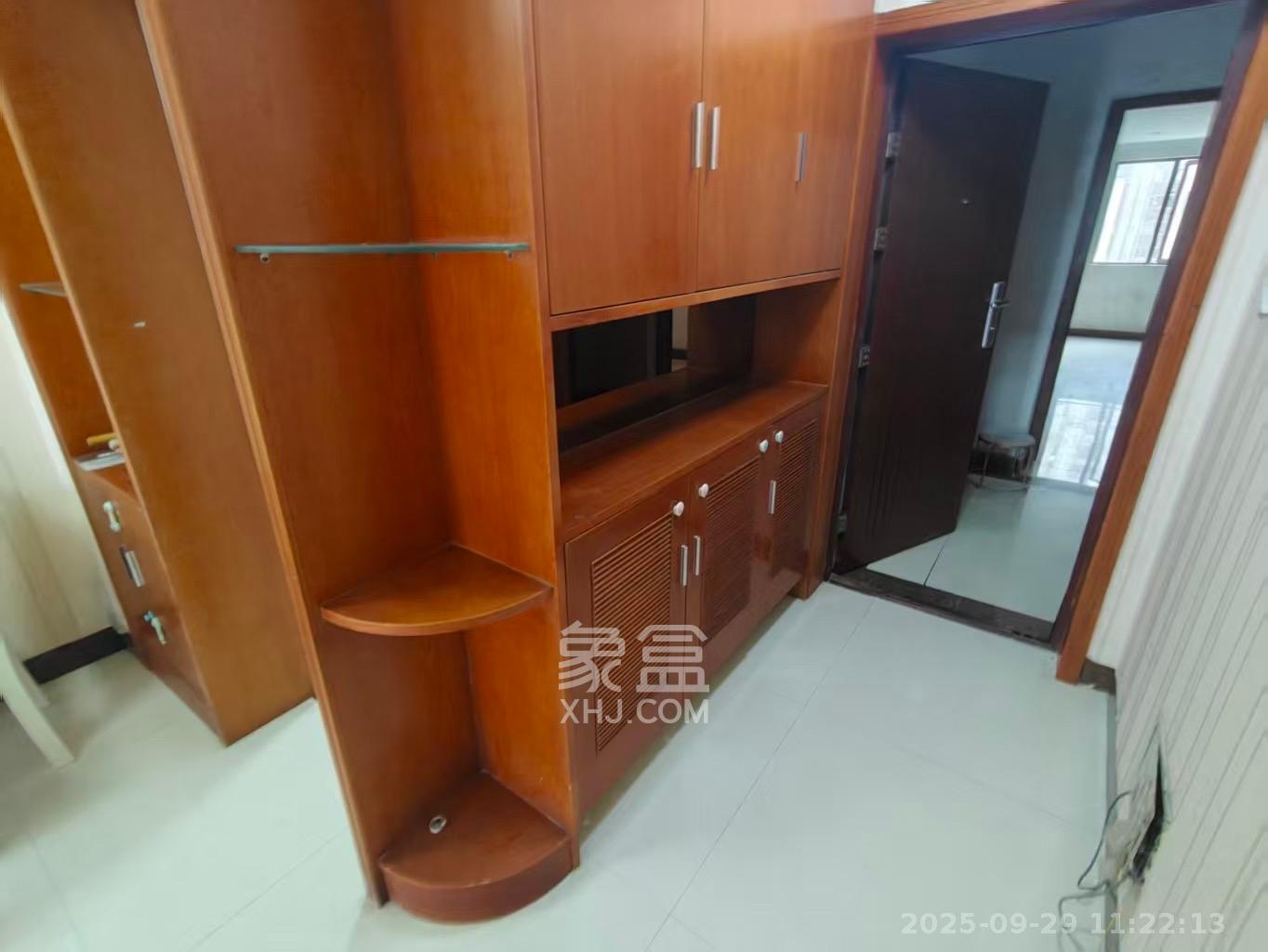 高信向日葵  3室2厅2卫    2600.0元/月室内图