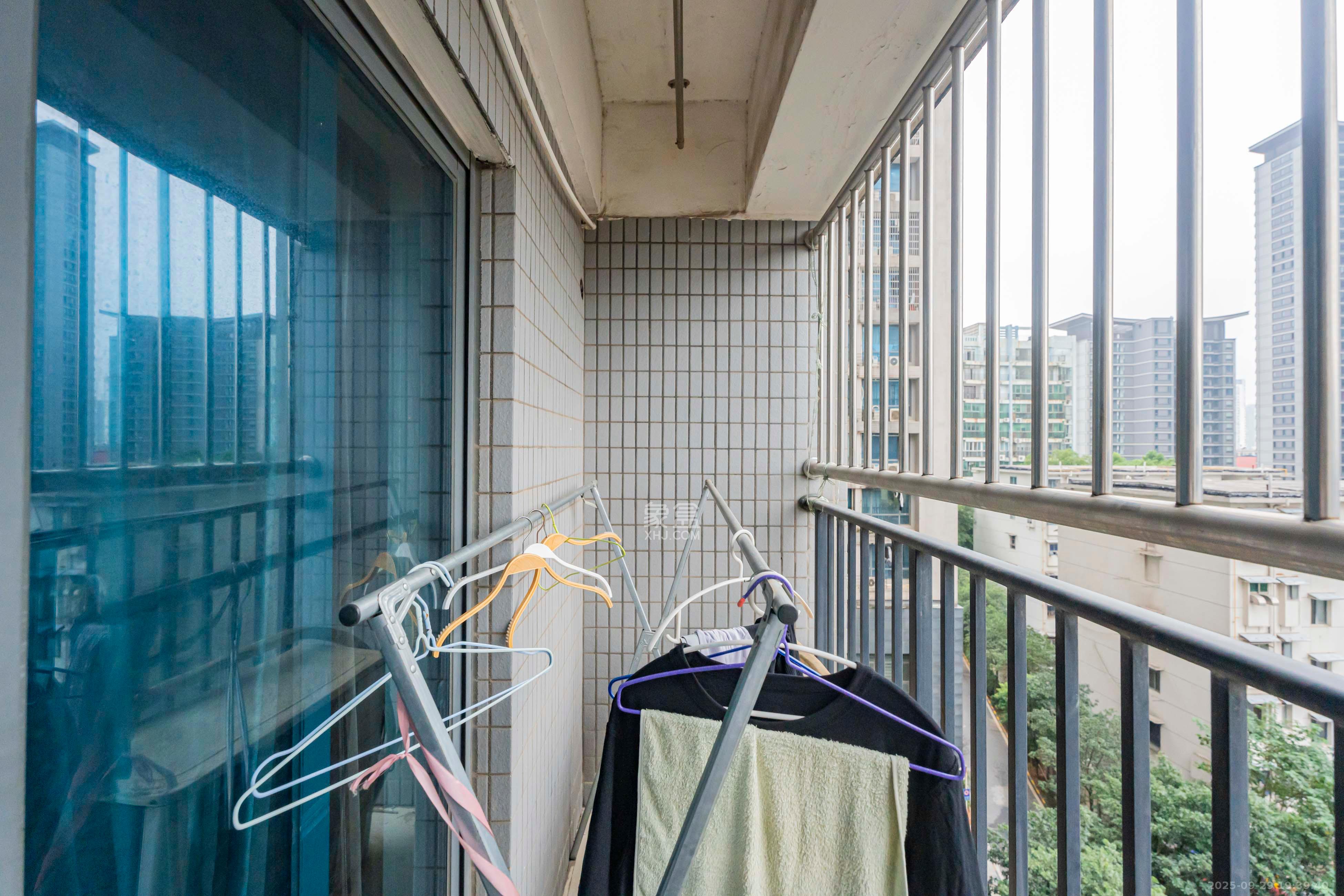 名富公寓 1室1厅1卫 30.0万 名富公寓 1室1厅1卫 30.0万阳台