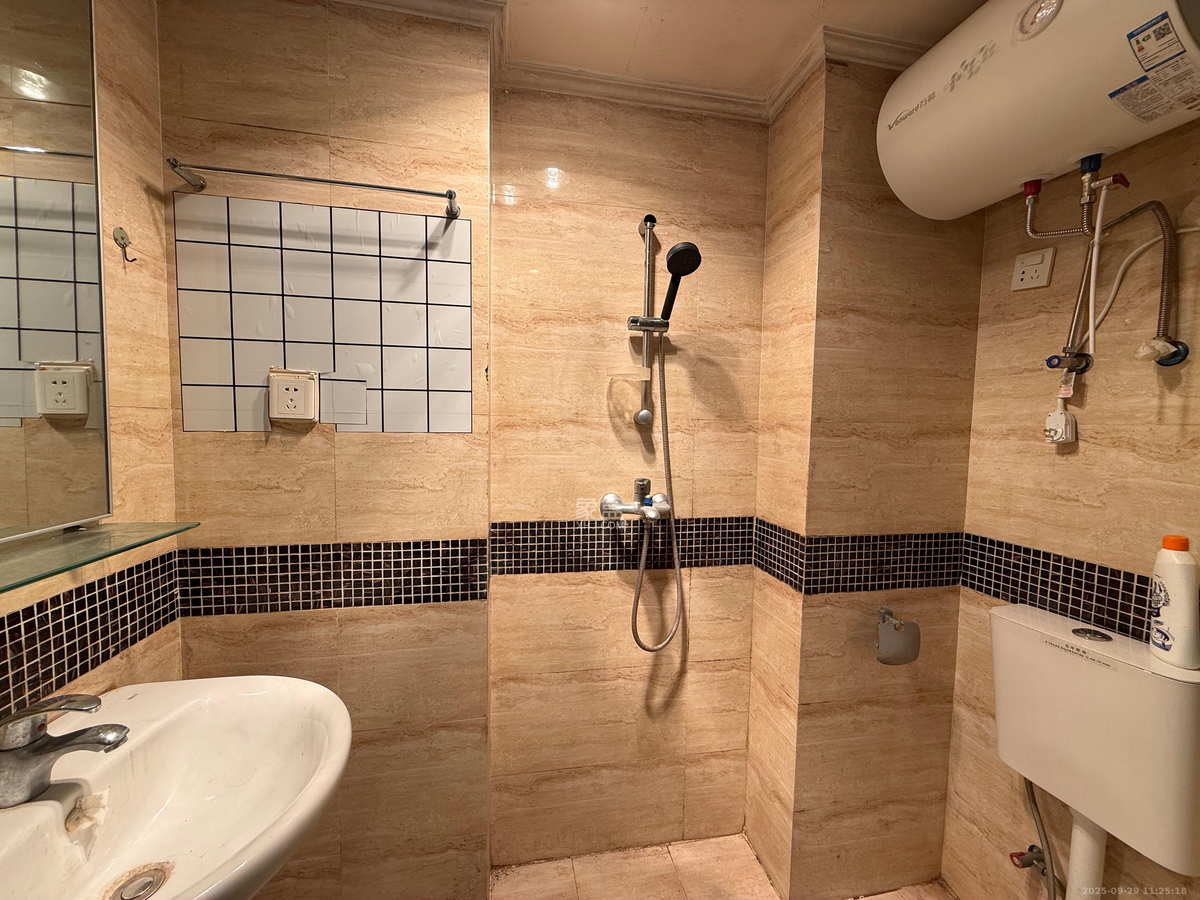 万科金域华府一期  1室1厅1卫    1100.0元/月室内图