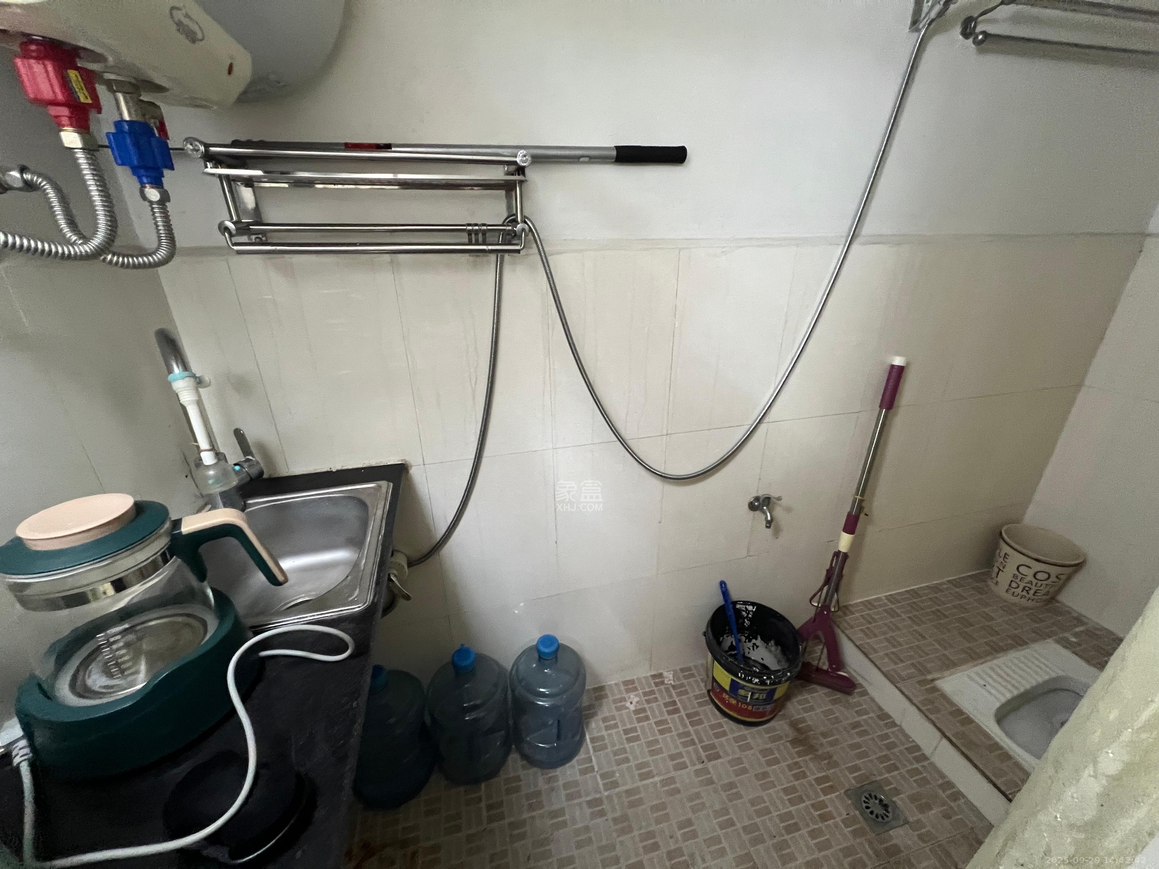 城南花苑 1室1厅1卫 500.0元/月 城南花苑 1室1厅1卫 500.0元/月室内图