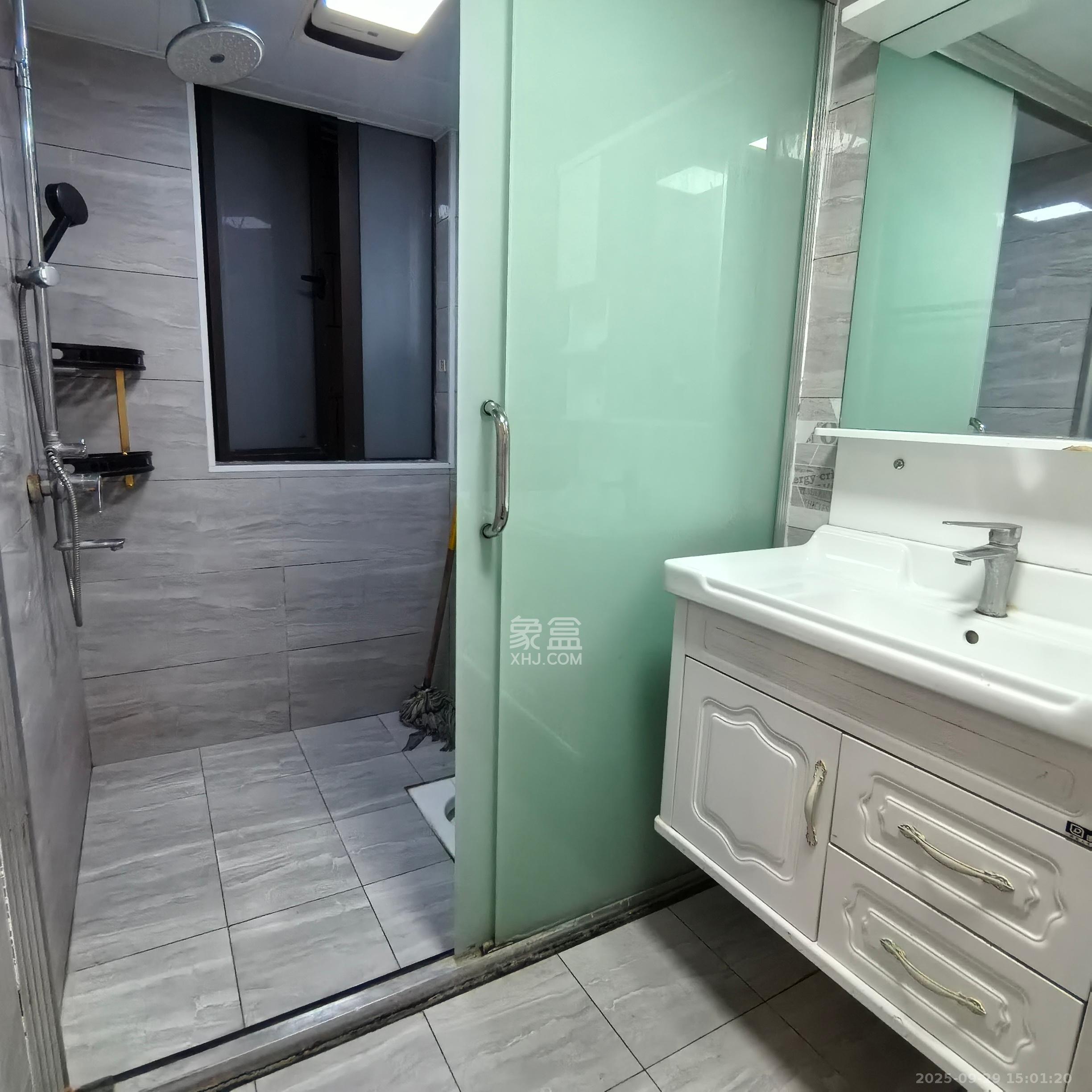 奥克斯缔壹城  3室2厅1卫    2100.0元/月室内图