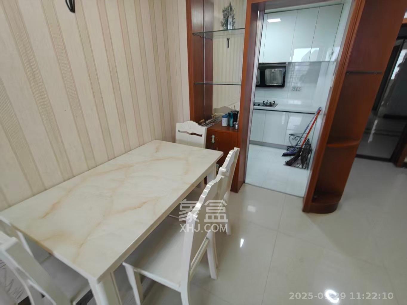 高信向日葵  3室2厅2卫    2600.0元/月室内图