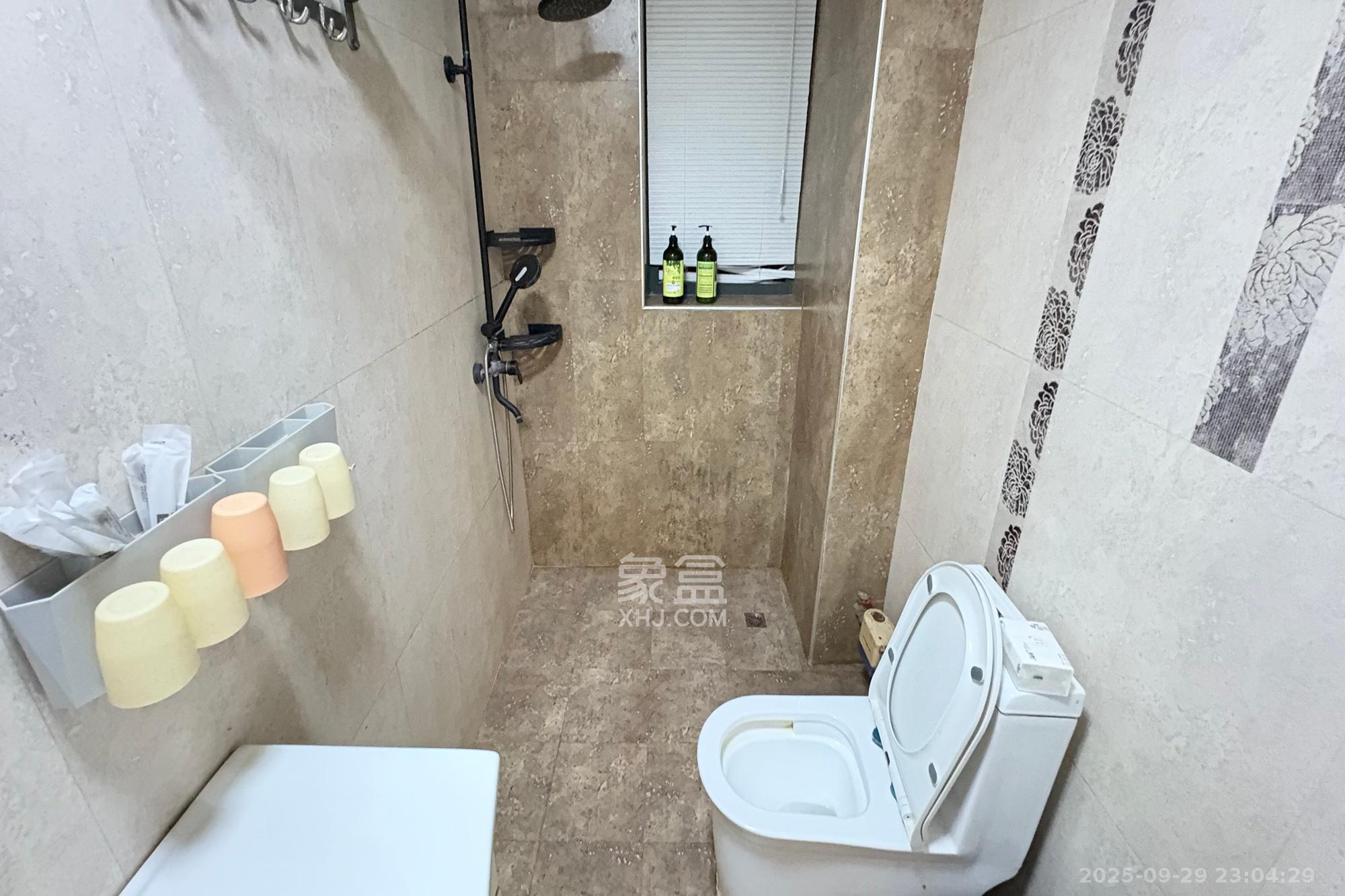 中天广场 3室1厅1卫 72.8万 中天广场 3室1厅1卫 72.8万卫生间