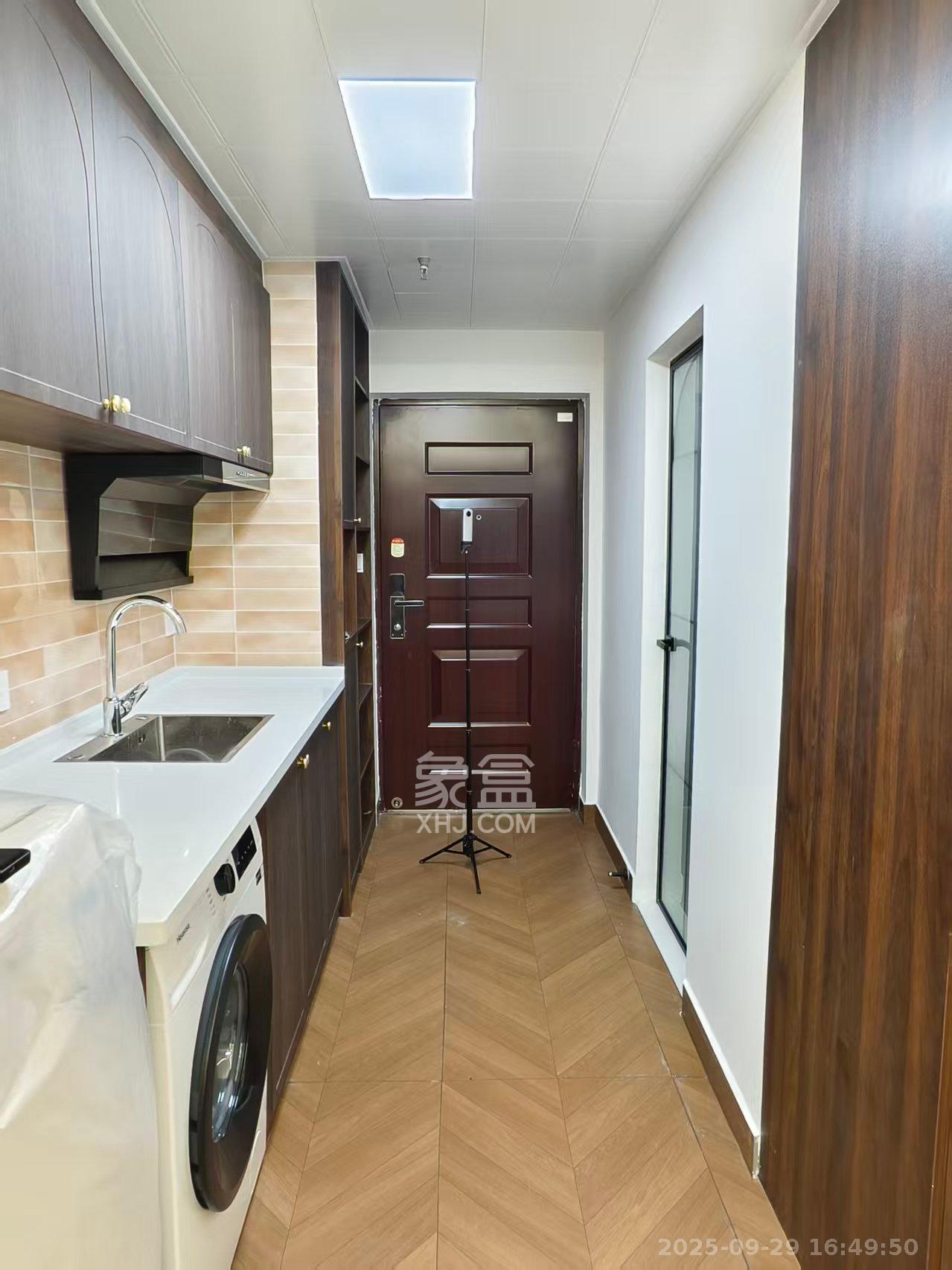 保利天禧EF区  1室1厅1卫    1600.0元/月室内图