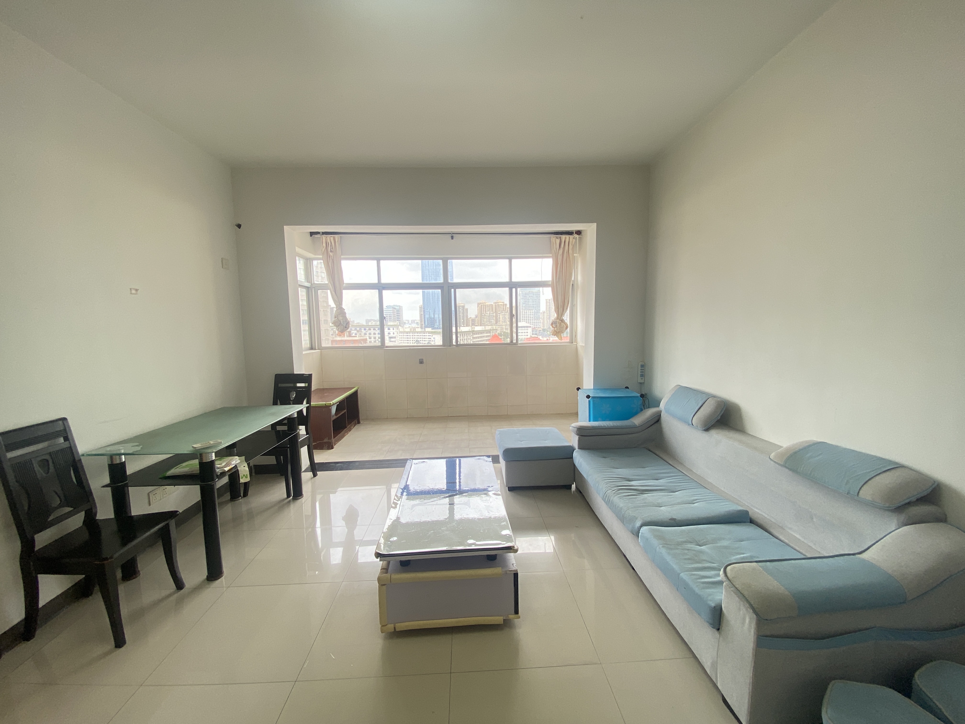 工商学院教工宿舍 2室1厅1卫 2300.00元/月 工商学院教工宿舍 2室1厅1卫 2300.00元/月室内图